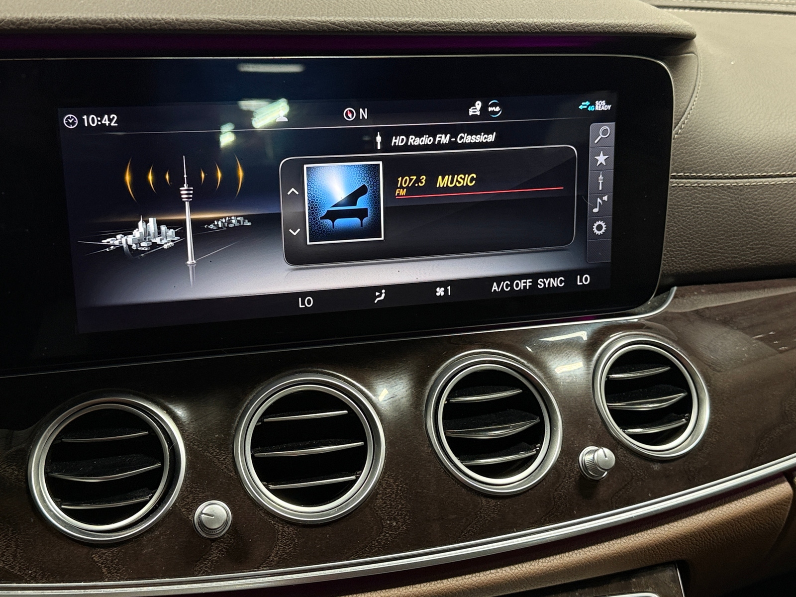 Thumbnail: 2020 Mercedes-Benz E-Class - 3