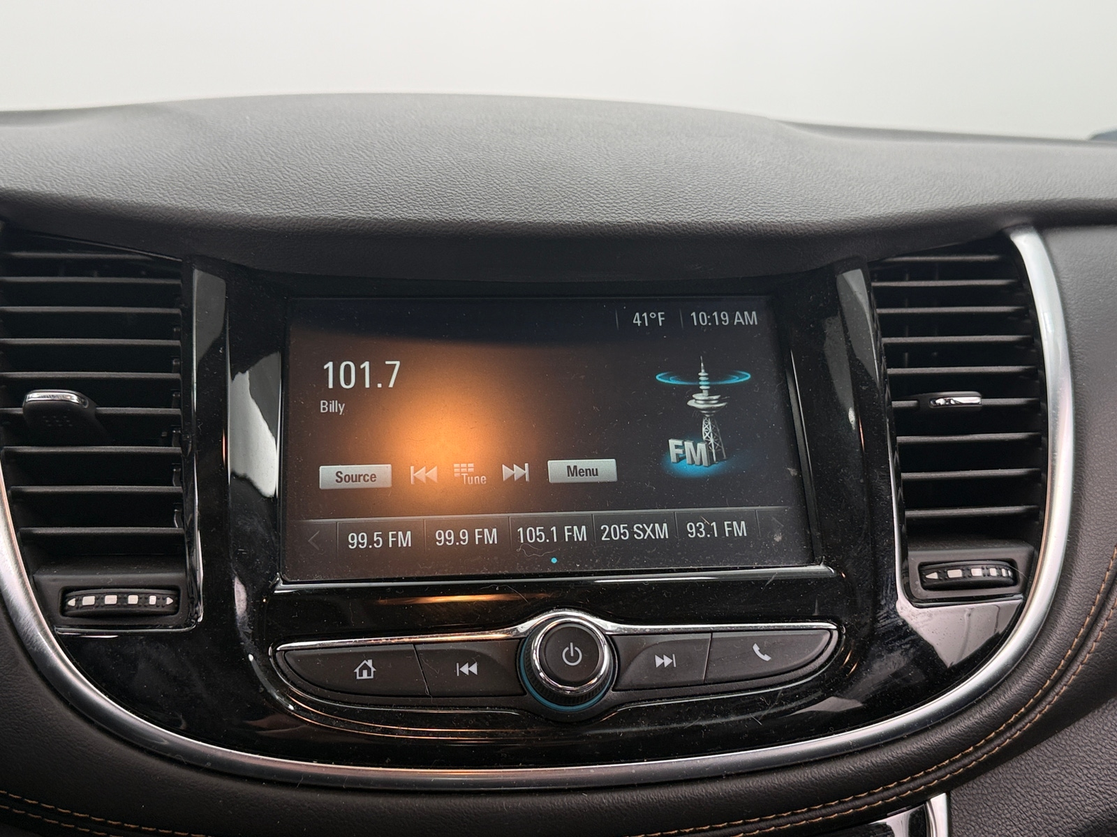 Thumbnail: 2017 Chevrolet Trax - 3