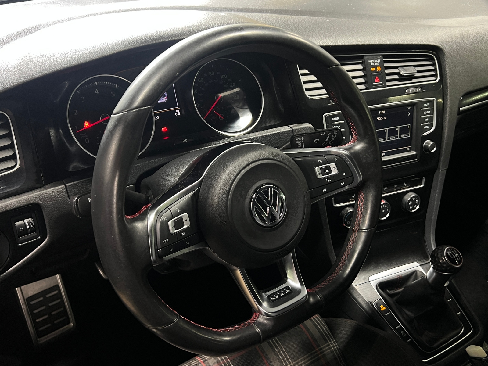 Thumbnail: 2016 Volkswagen Golf - 5