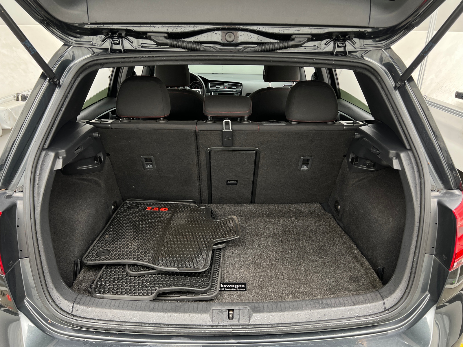 Thumbnail: 2016 Volkswagen Golf - 7