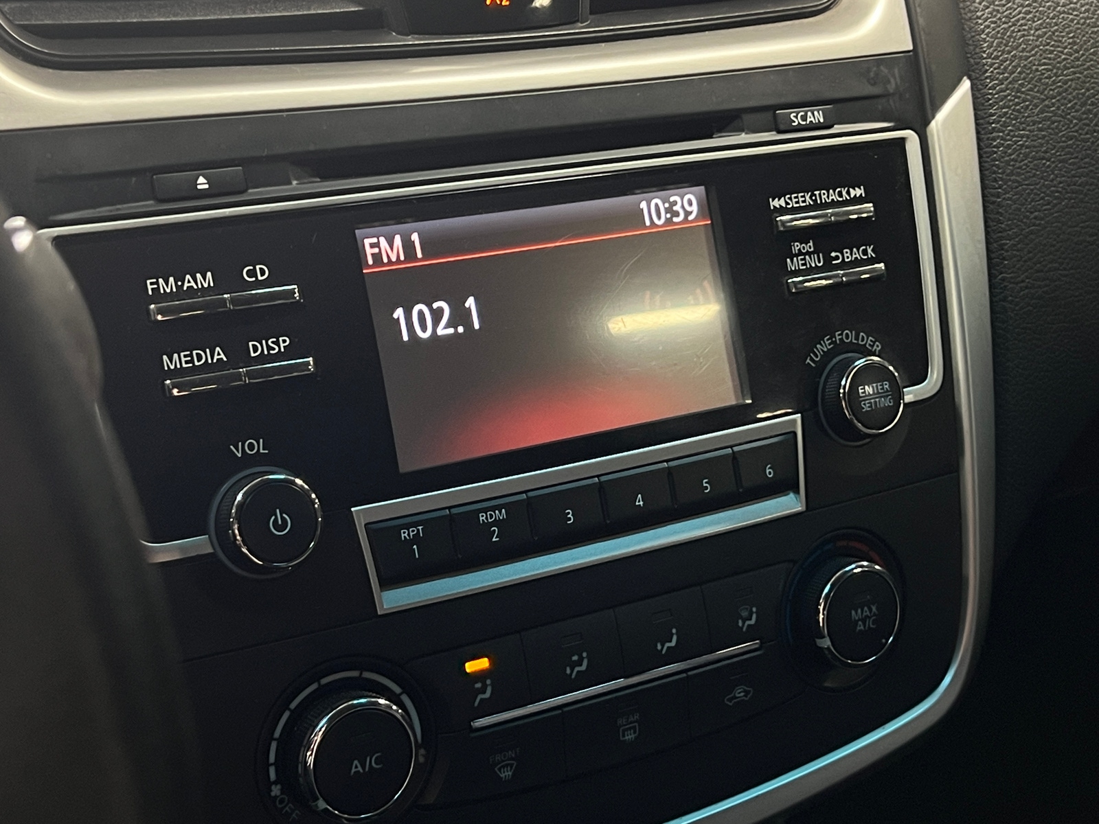 Thumbnail: 2018 Nissan Altima - 4