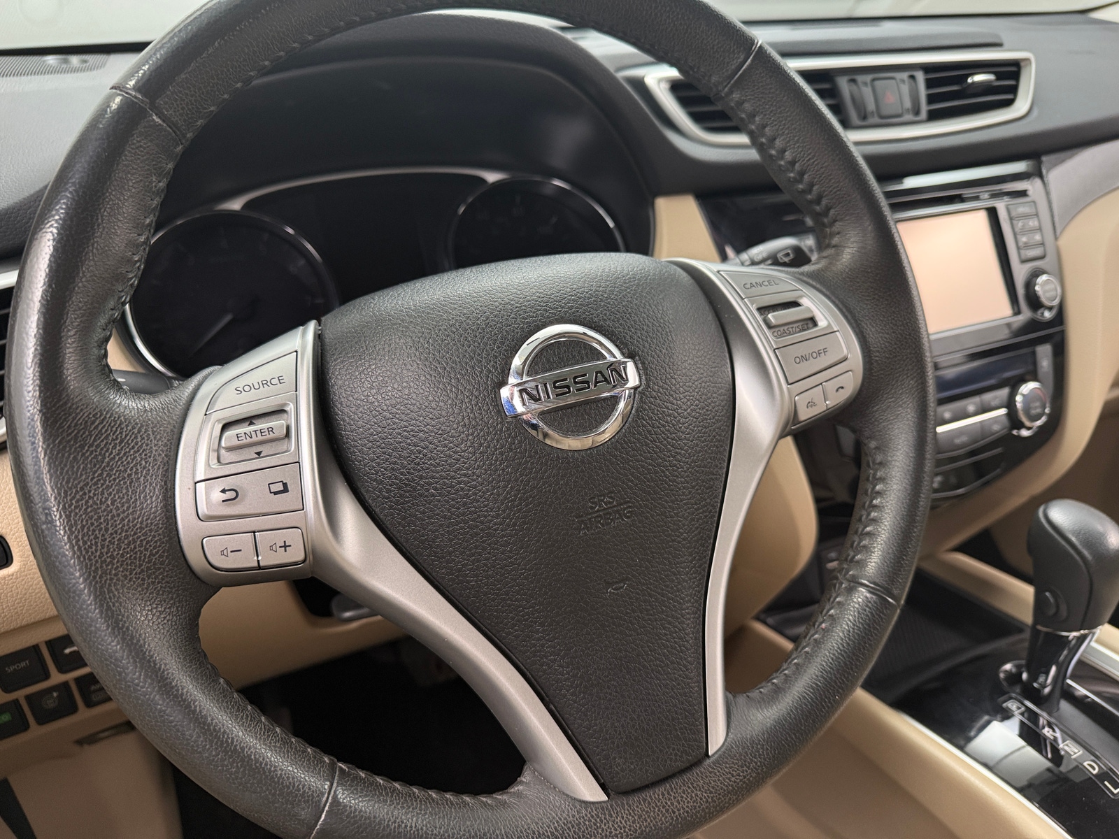 Thumbnail: 2016 Nissan Rogue - 4