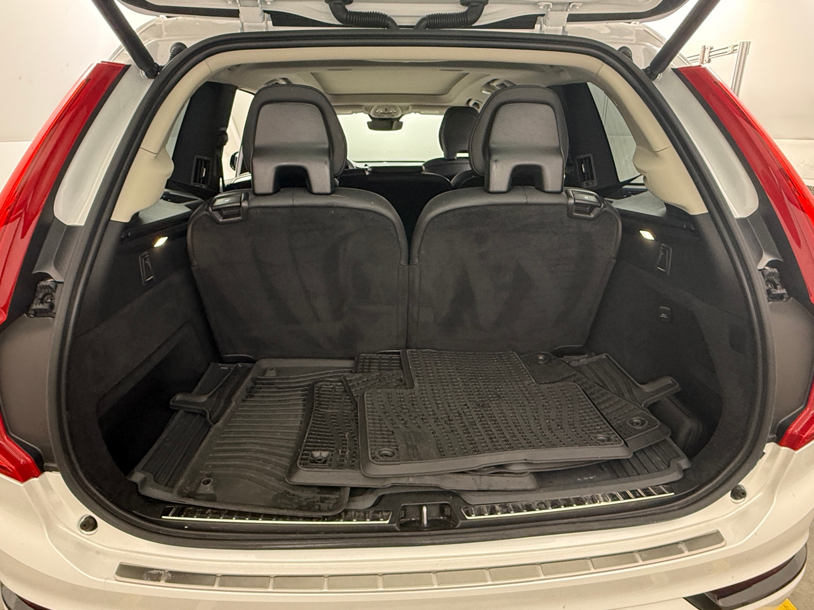 Thumbnail: 2023 Volvo XC90 - 6