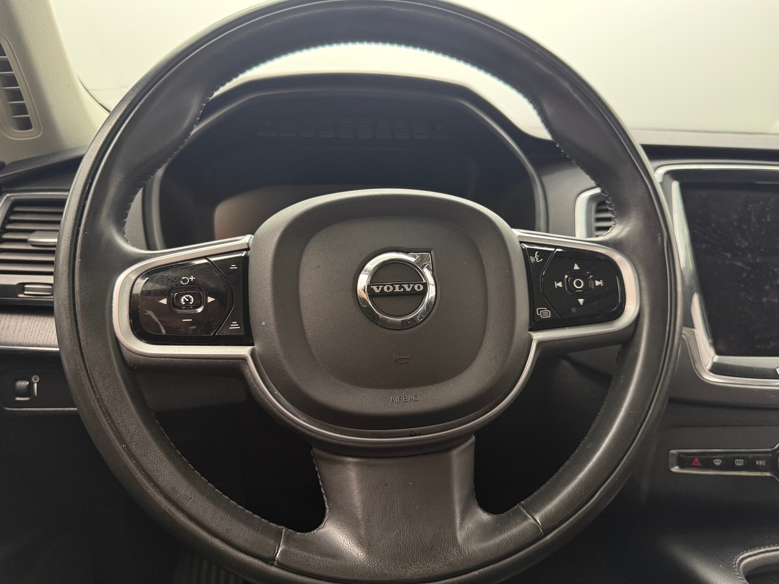 Thumbnail: 2020 Volvo XC90 - 4