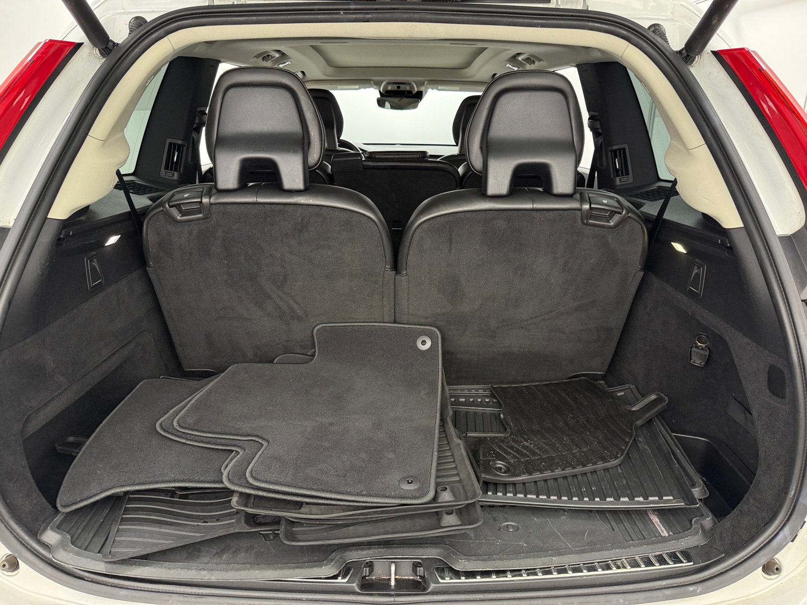 Thumbnail: 2020 Volvo XC90 - 6