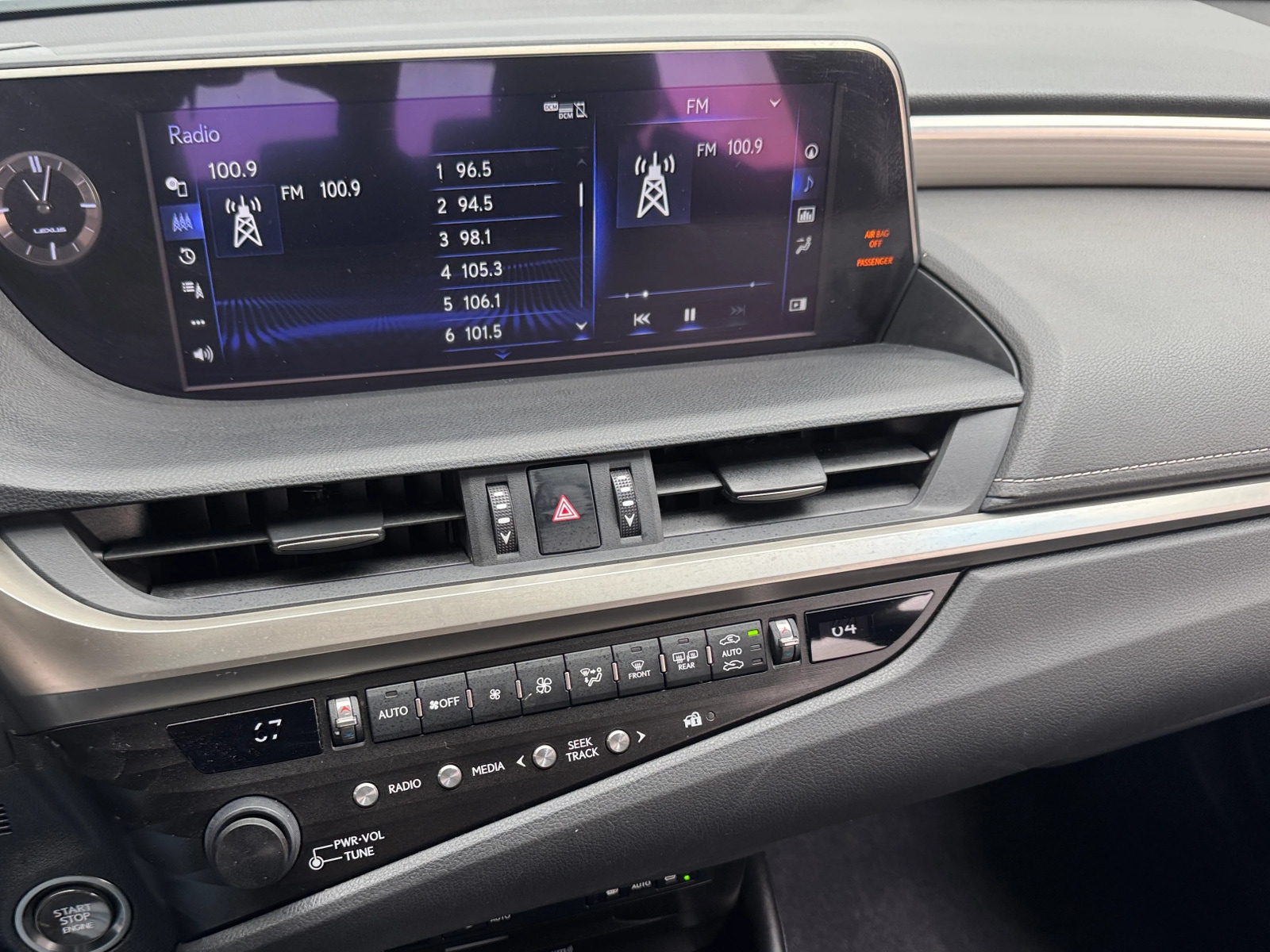 Thumbnail: 2019 Lexus ES - 4