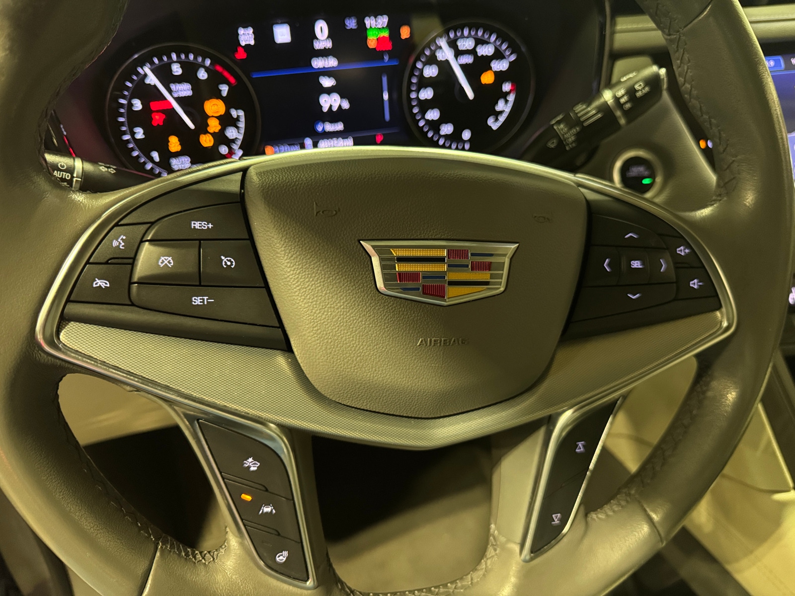 Thumbnail: 2022 Cadillac XT5 - 4
