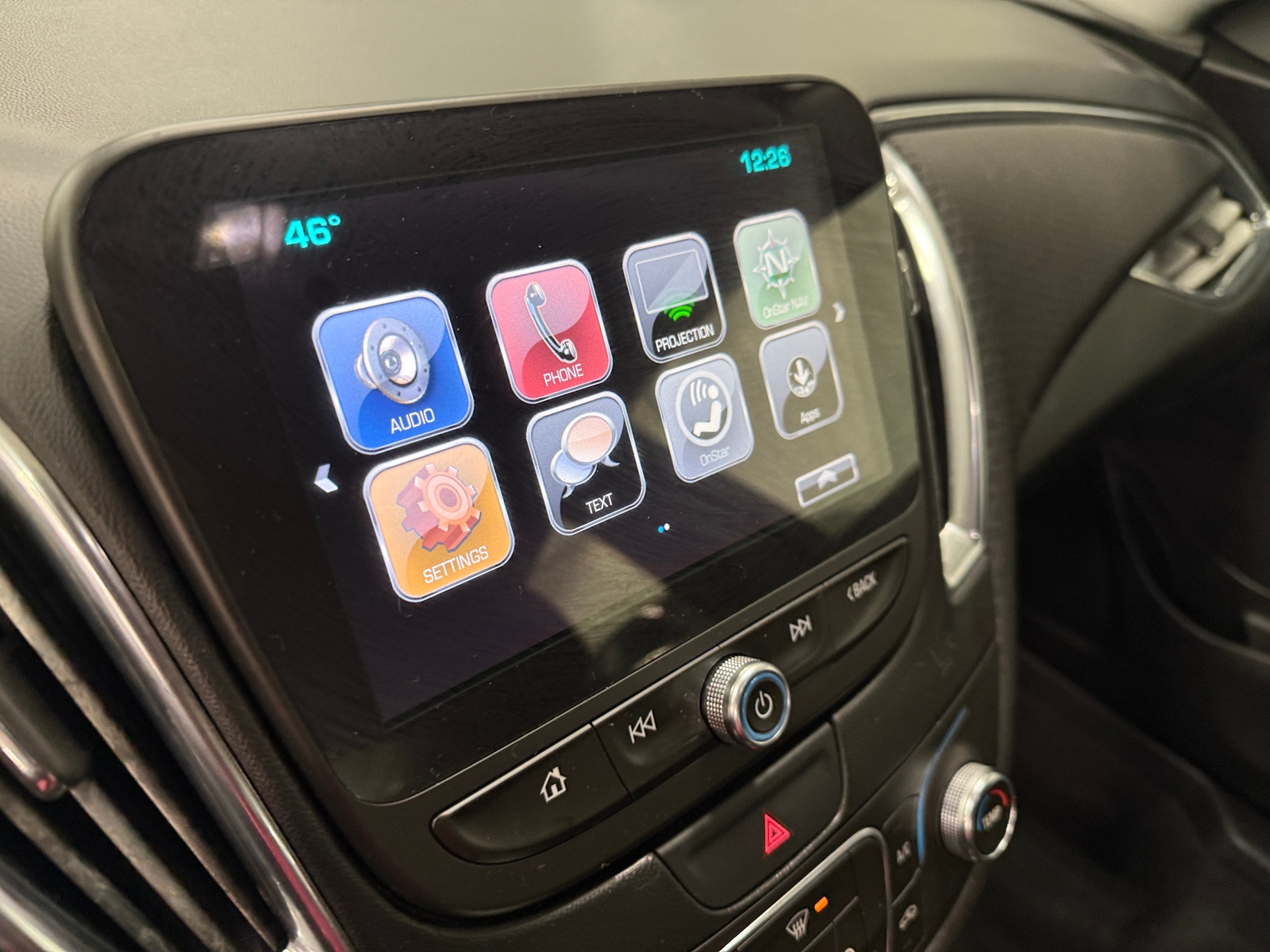 Thumbnail: 2017 Chevrolet Malibu - 4