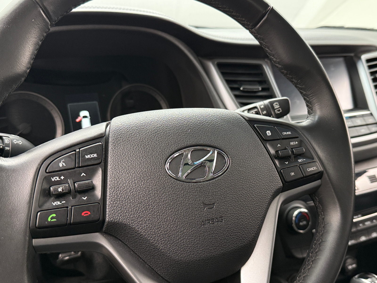 Thumbnail: 2016 Hyundai Tucson - 4