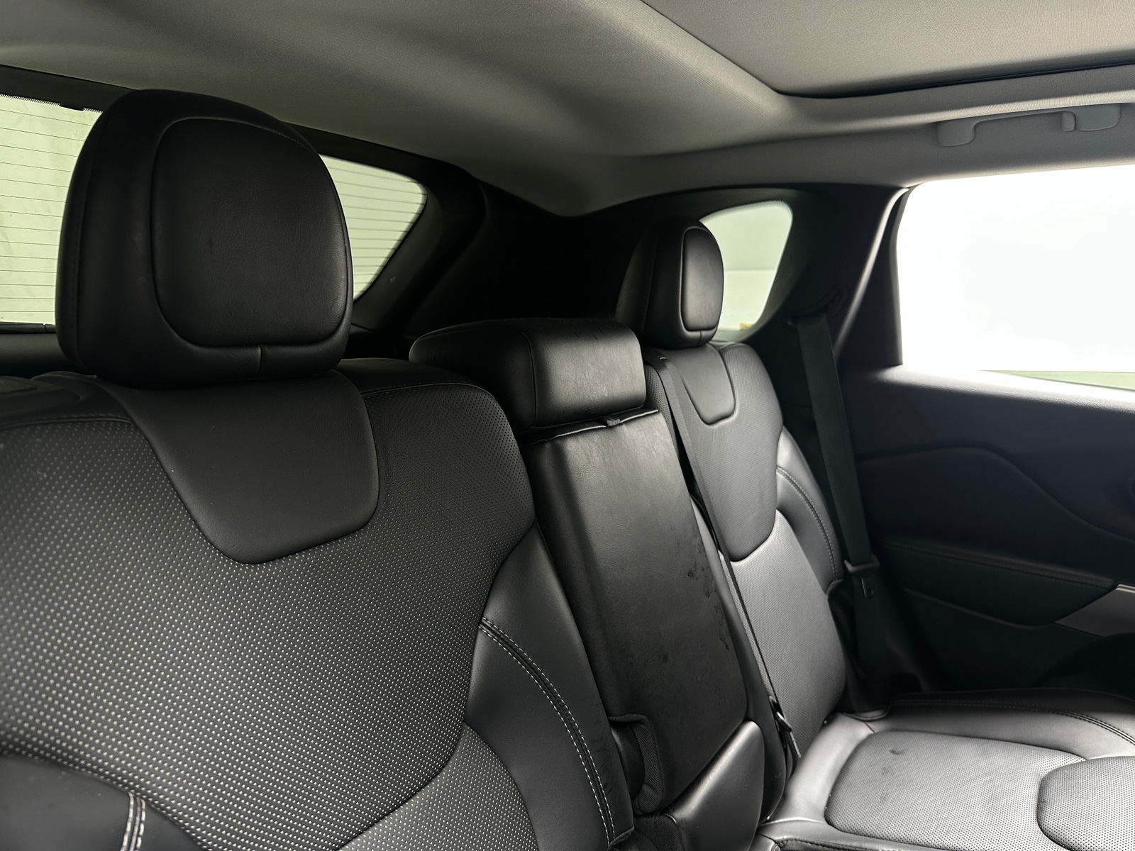 Thumbnail: 2019 Jeep Cherokee - 5