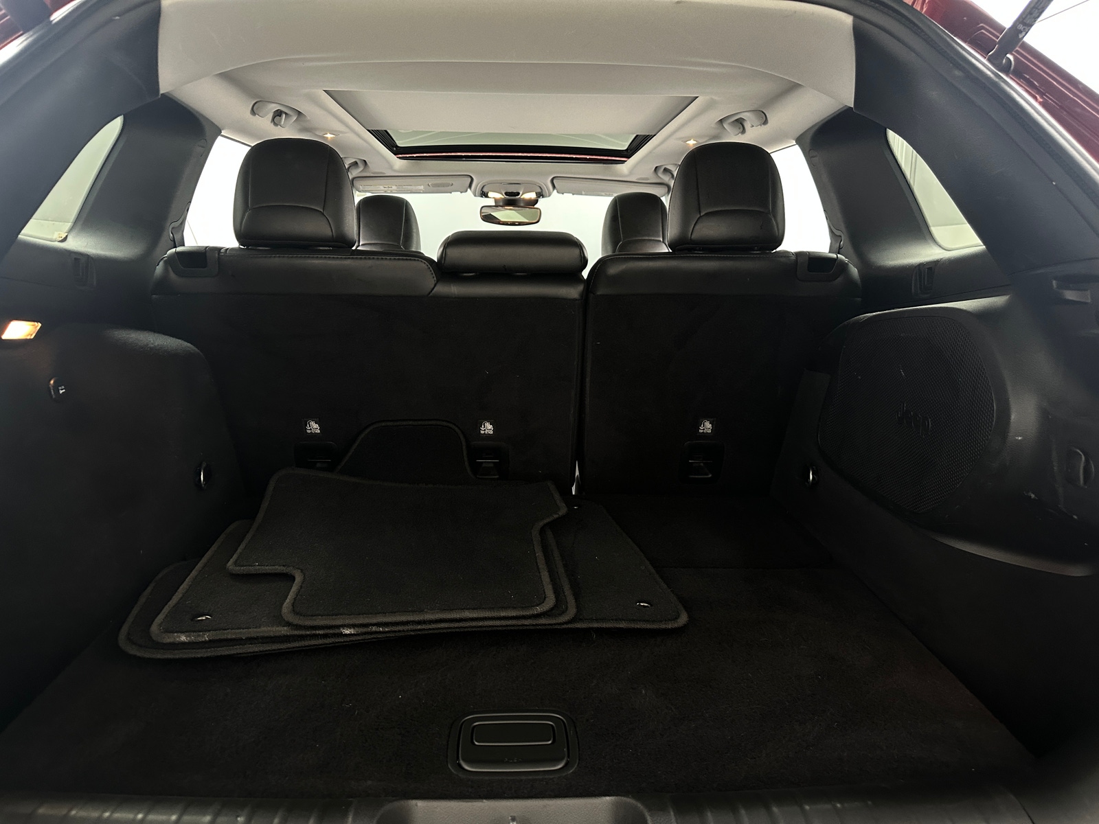 Thumbnail: 2019 Jeep Cherokee - 6