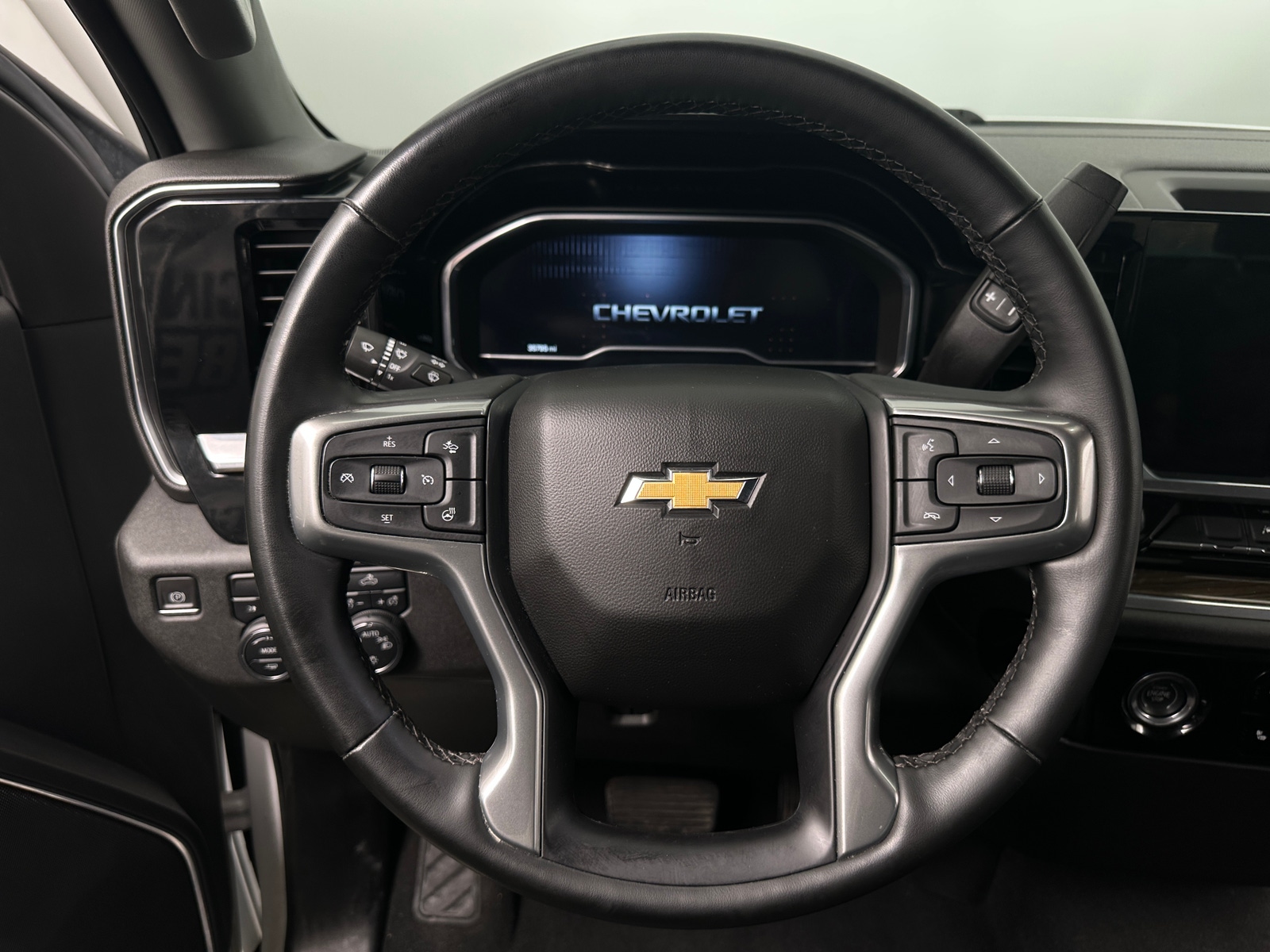 Thumbnail: 2023 Chevrolet Silverado 1500 - 5