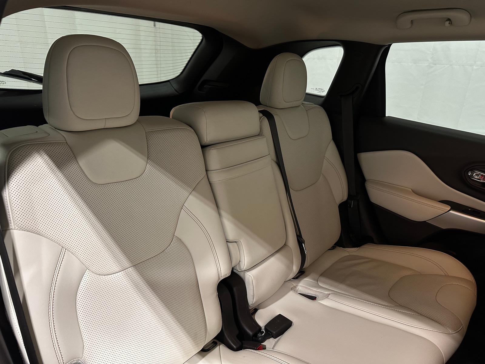 Thumbnail: 2018 Jeep Cherokee - 5