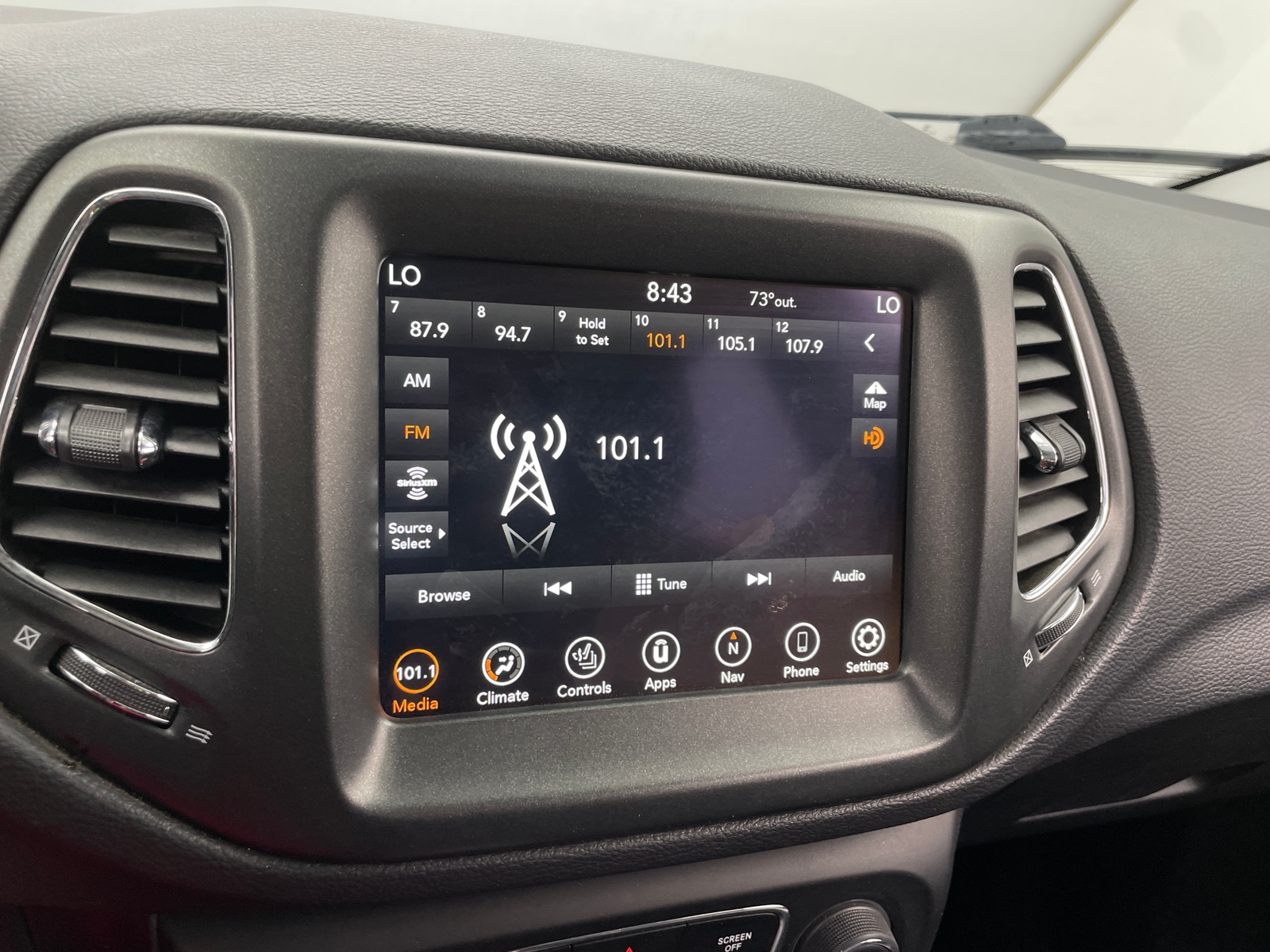 Thumbnail: 2021 Jeep Compass - 3