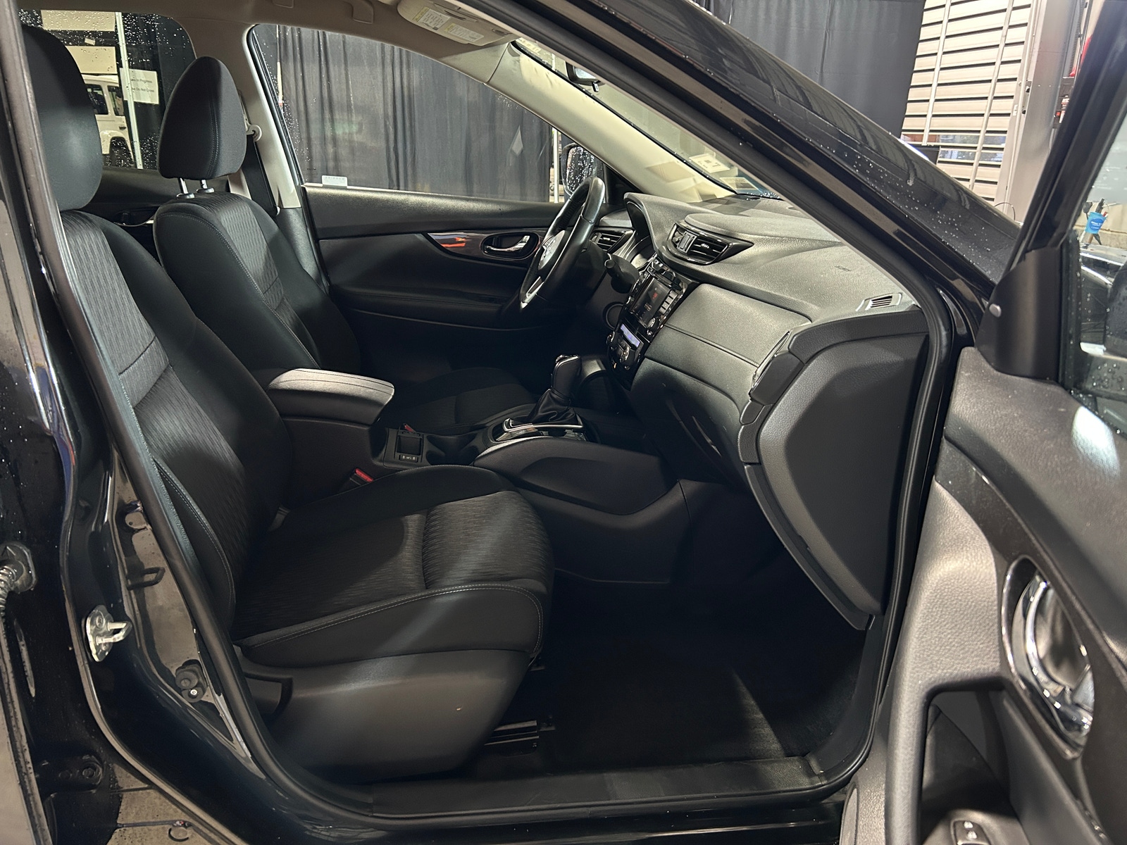 Thumbnail: 2019 Nissan Rogue - 2