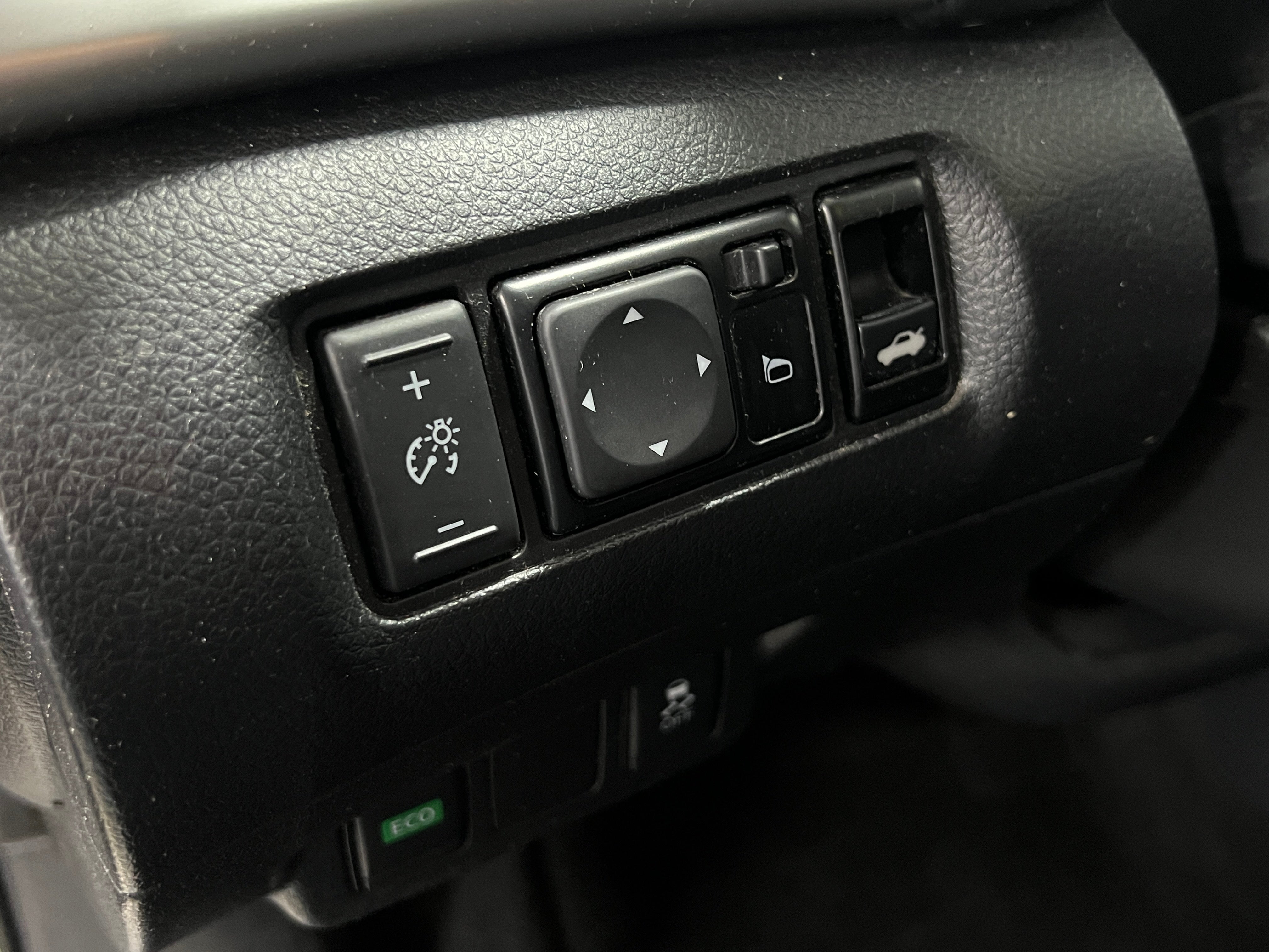 Used 2019 Nissan Sentra SV with VIN 3N1AB7AP6KL604146 for sale in Oak Creek, WI