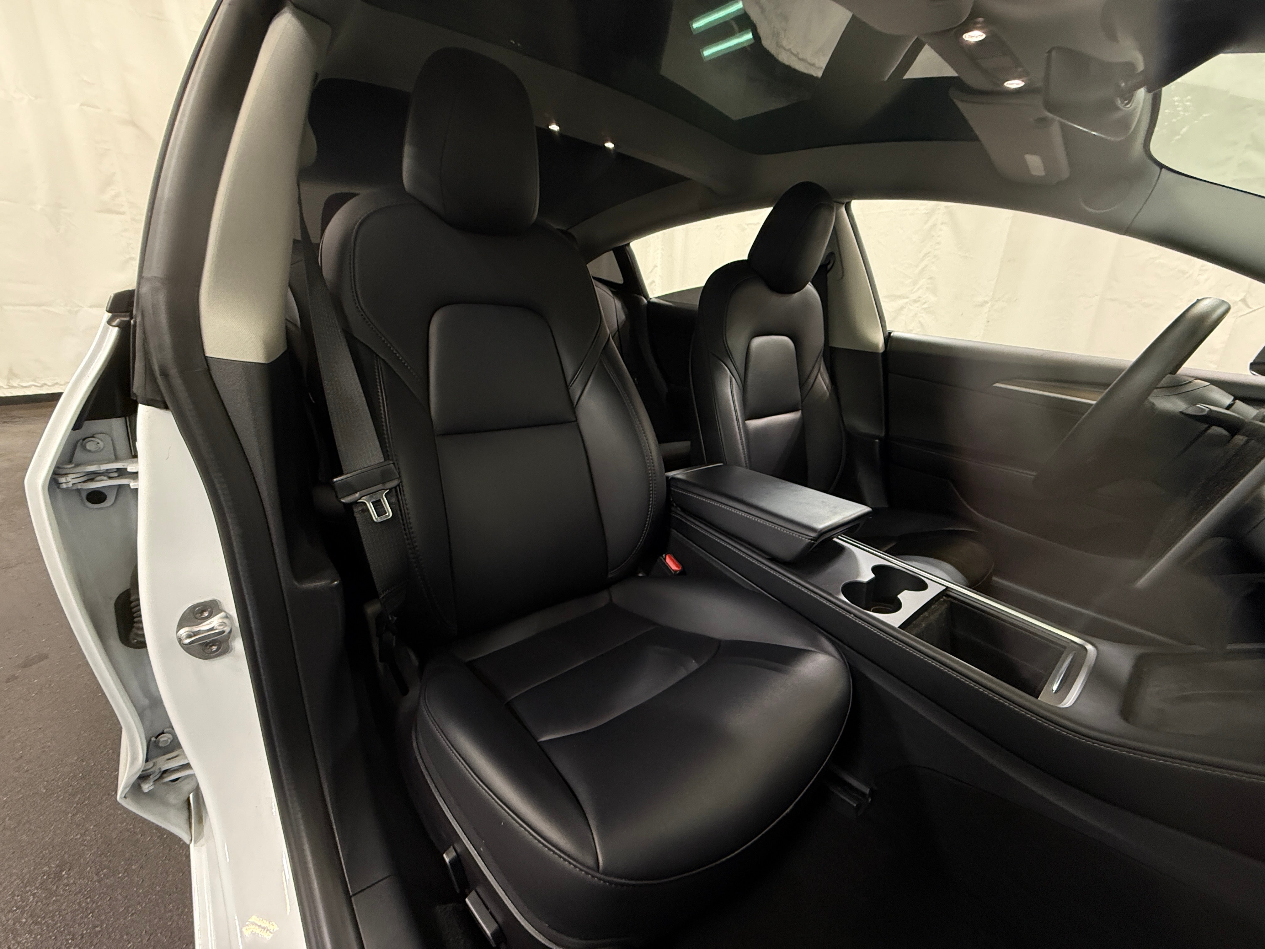 Used 2022 Tesla Model 3 Long Range with VIN 5YJ3E1EB9NF113940 for sale in Oak Creek, WI