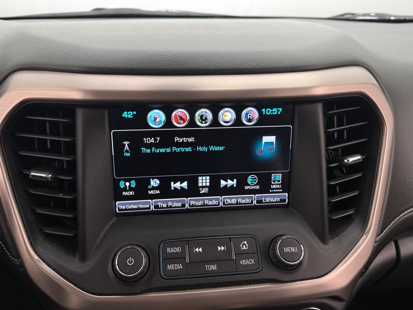 Thumbnail: 2017 GMC Acadia - 3