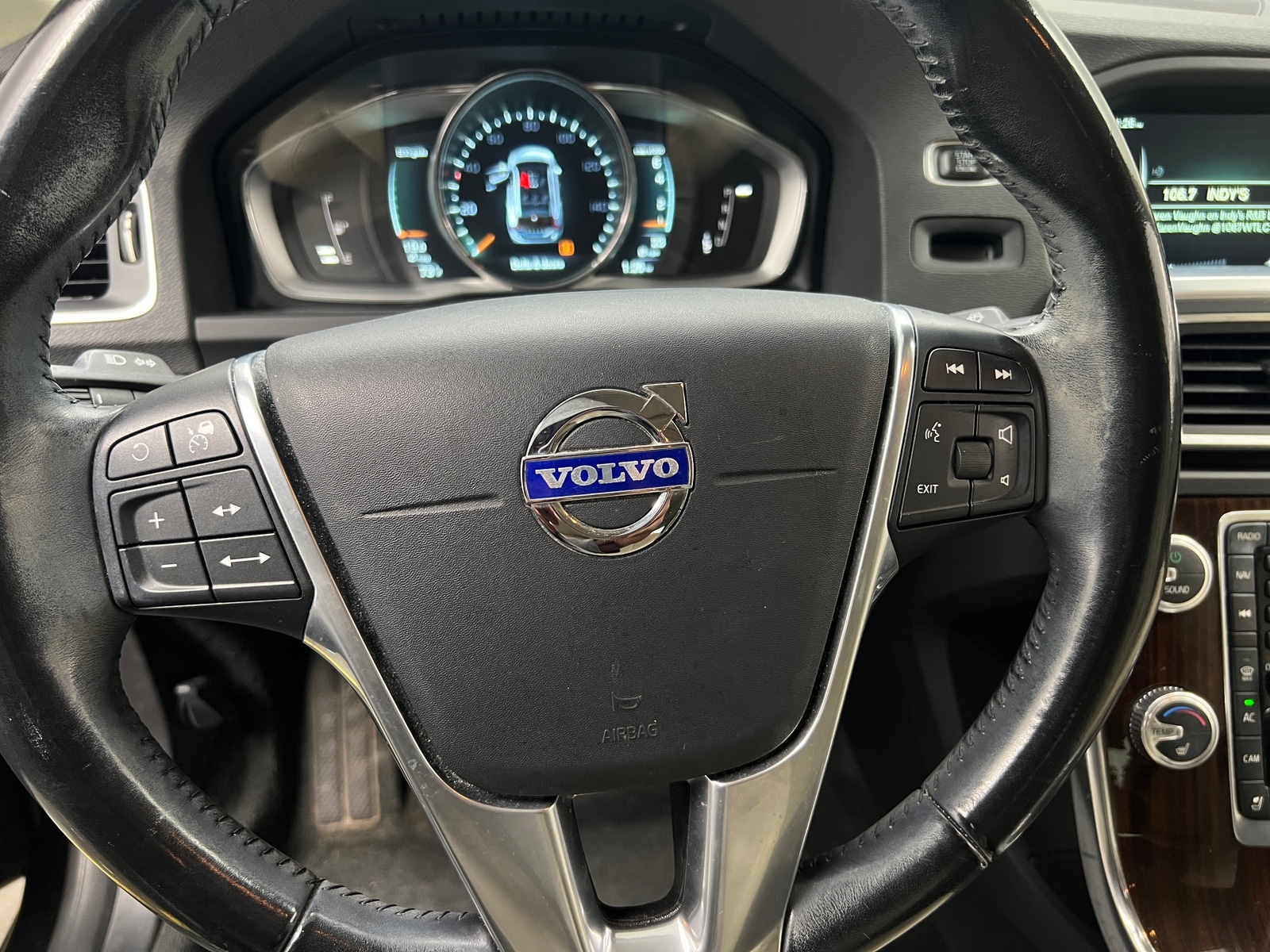 Thumbnail: 2015 Volvo V60 - 4