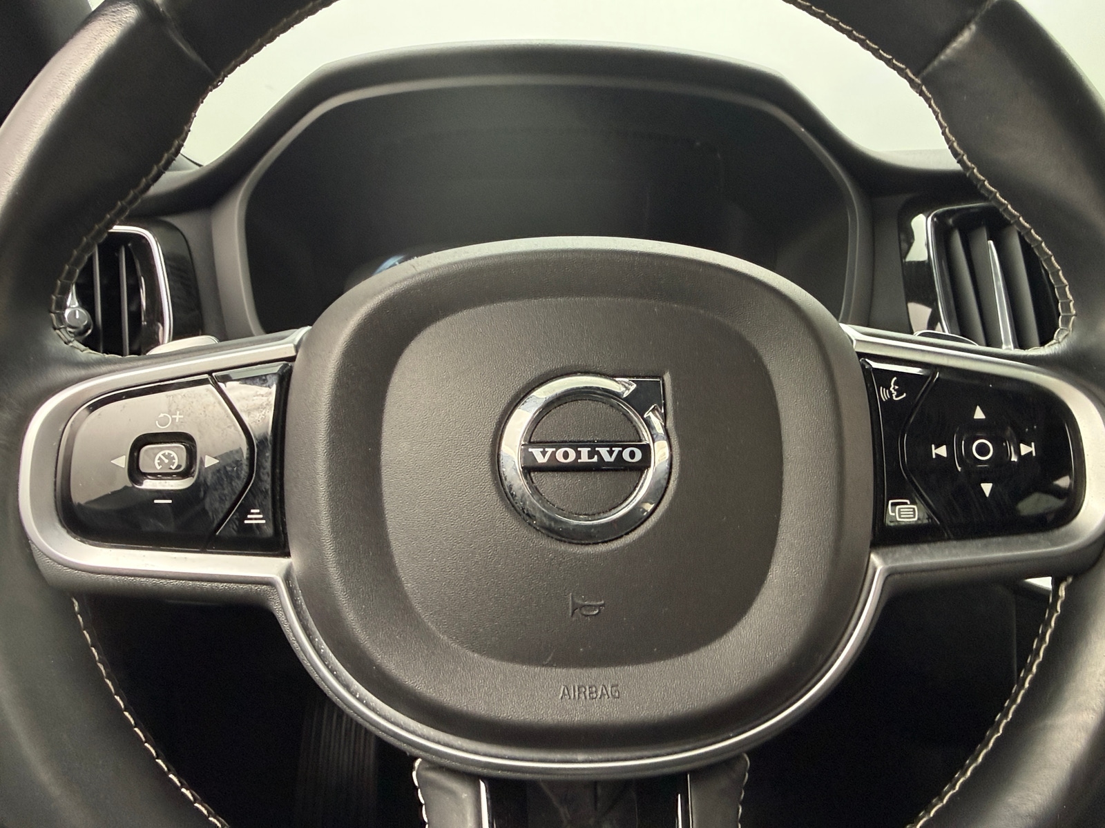 Thumbnail: 2019 Volvo S60 - 4