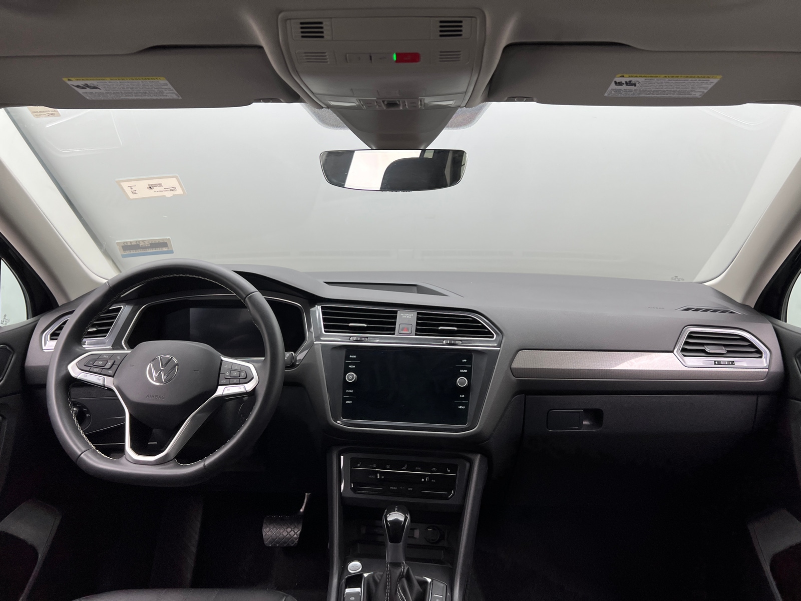 Thumbnail: 2023 Volkswagen Tiguan - 2