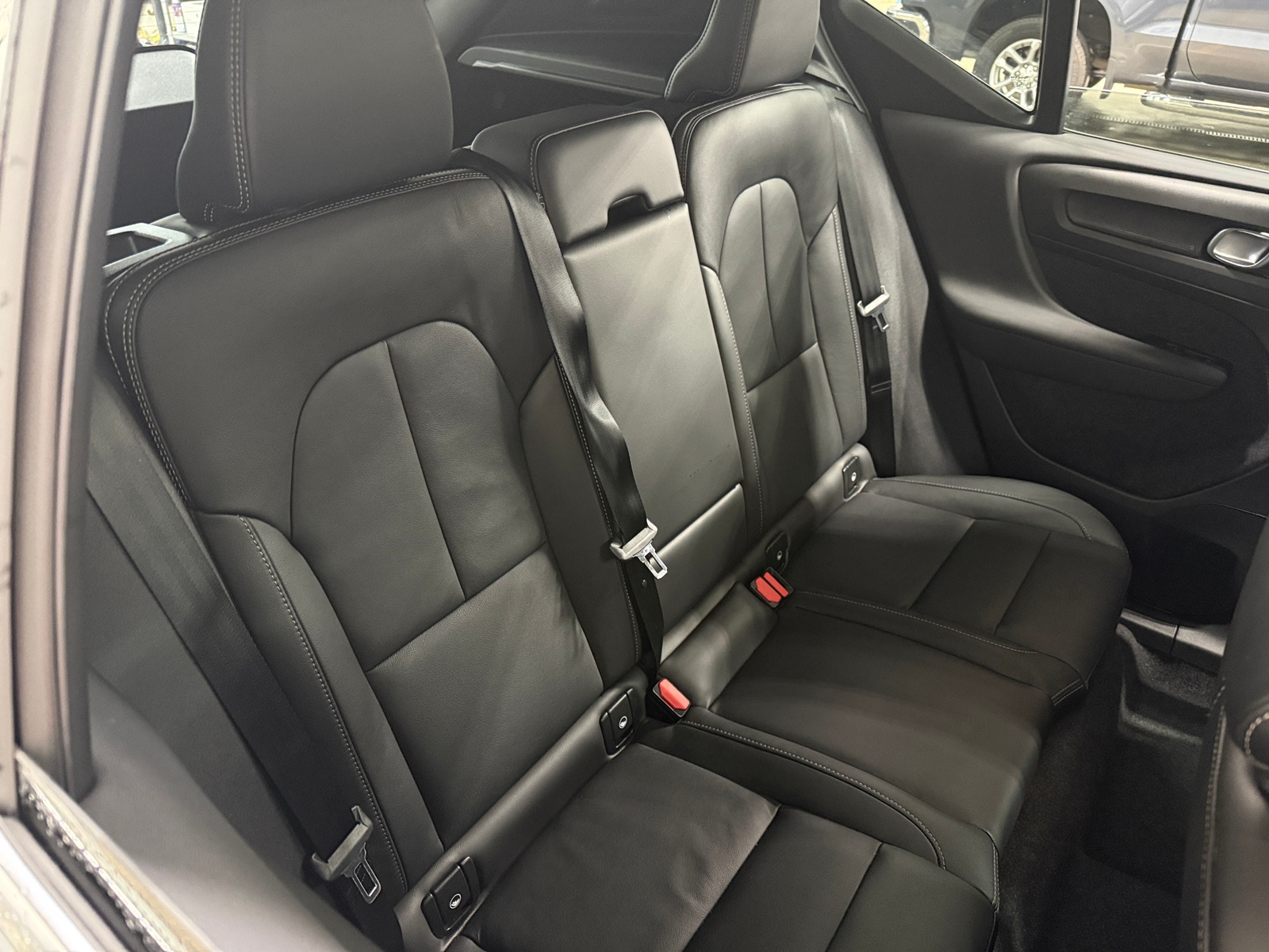 Thumbnail: 2025 Volvo XC40 - 5