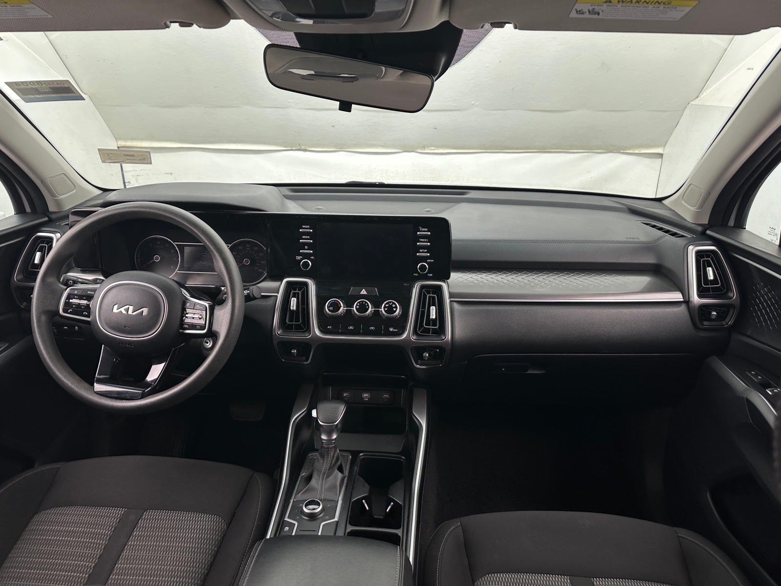 Thumbnail: 2023 Kia Sorento - 3