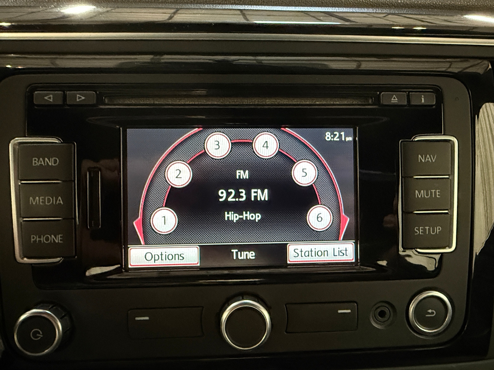 Thumbnail: 2013 Volkswagen Beetle - 4