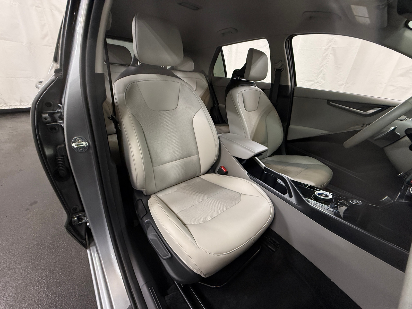 Thumbnail: 2023 Kia Niro - 2