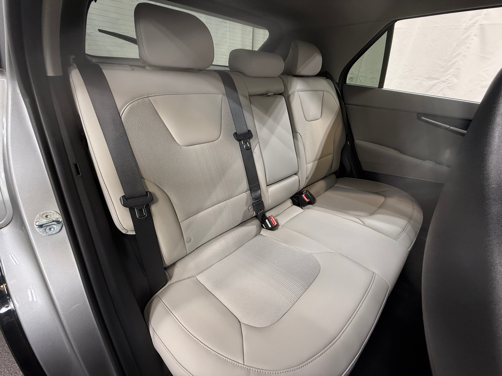 Thumbnail: 2023 Kia Niro - 6