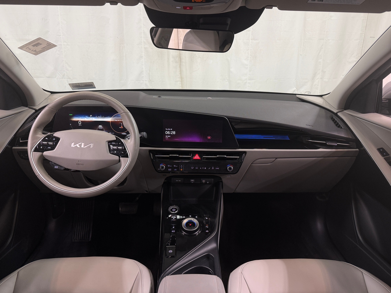 Thumbnail: 2023 Kia Niro - 3