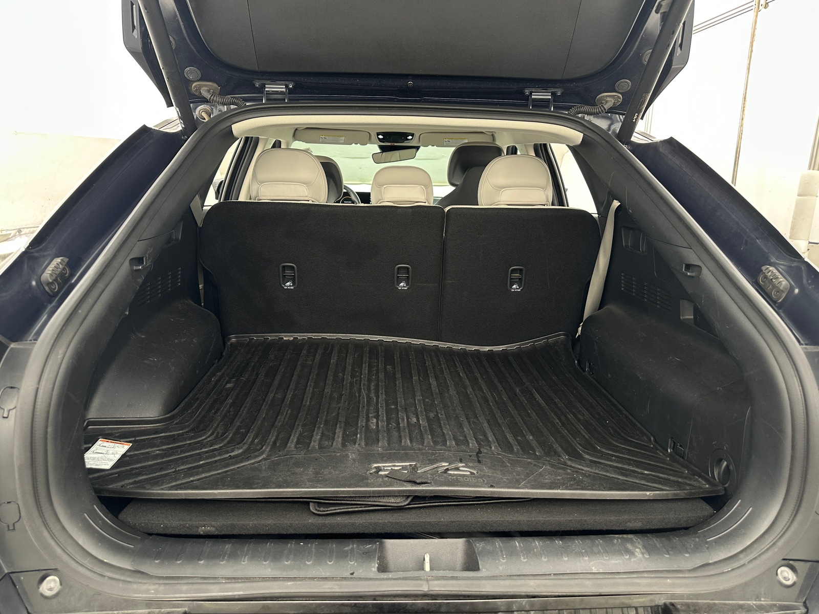 Thumbnail: 2022 Kia EV6 - 6