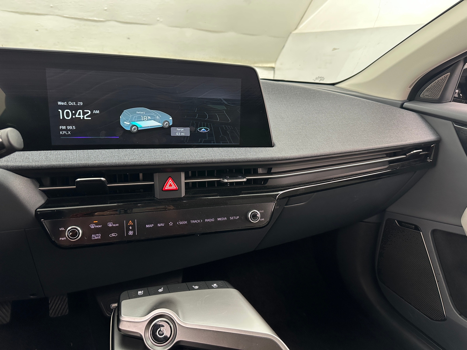 Thumbnail: 2022 Kia EV6 - 3