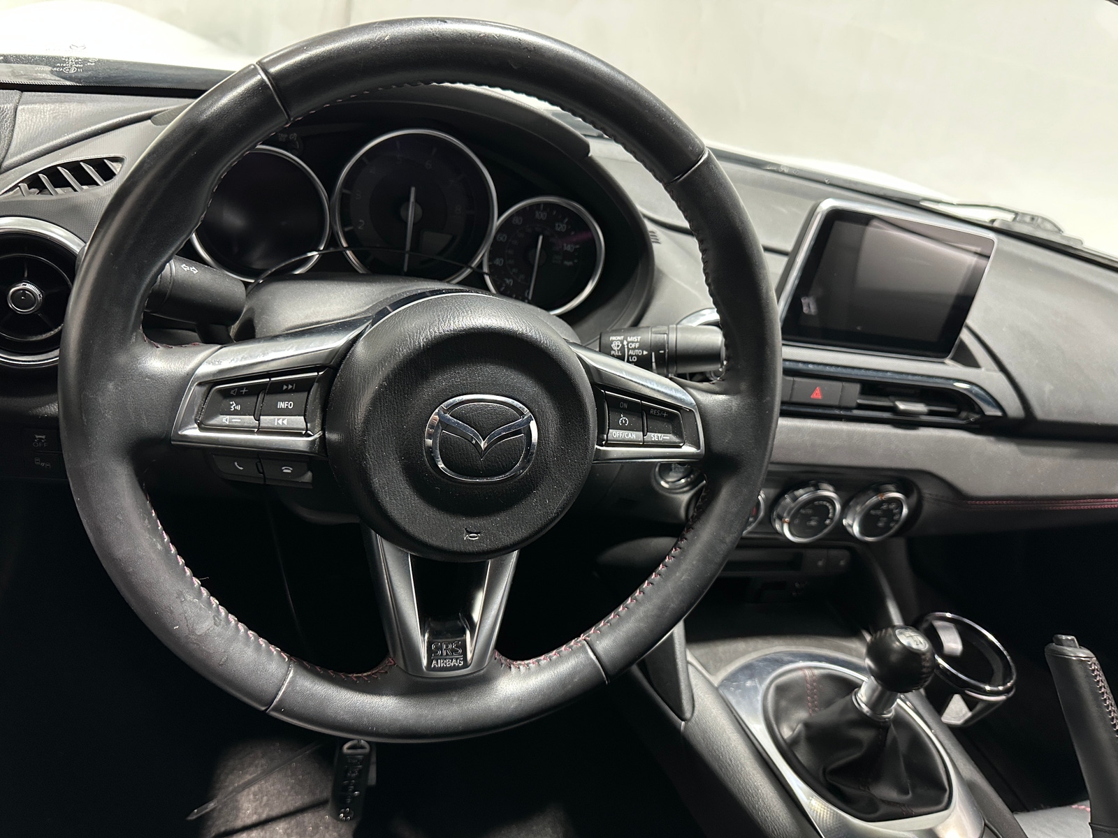 Thumbnail: 2016 Mazda MX-5 Miata - 4