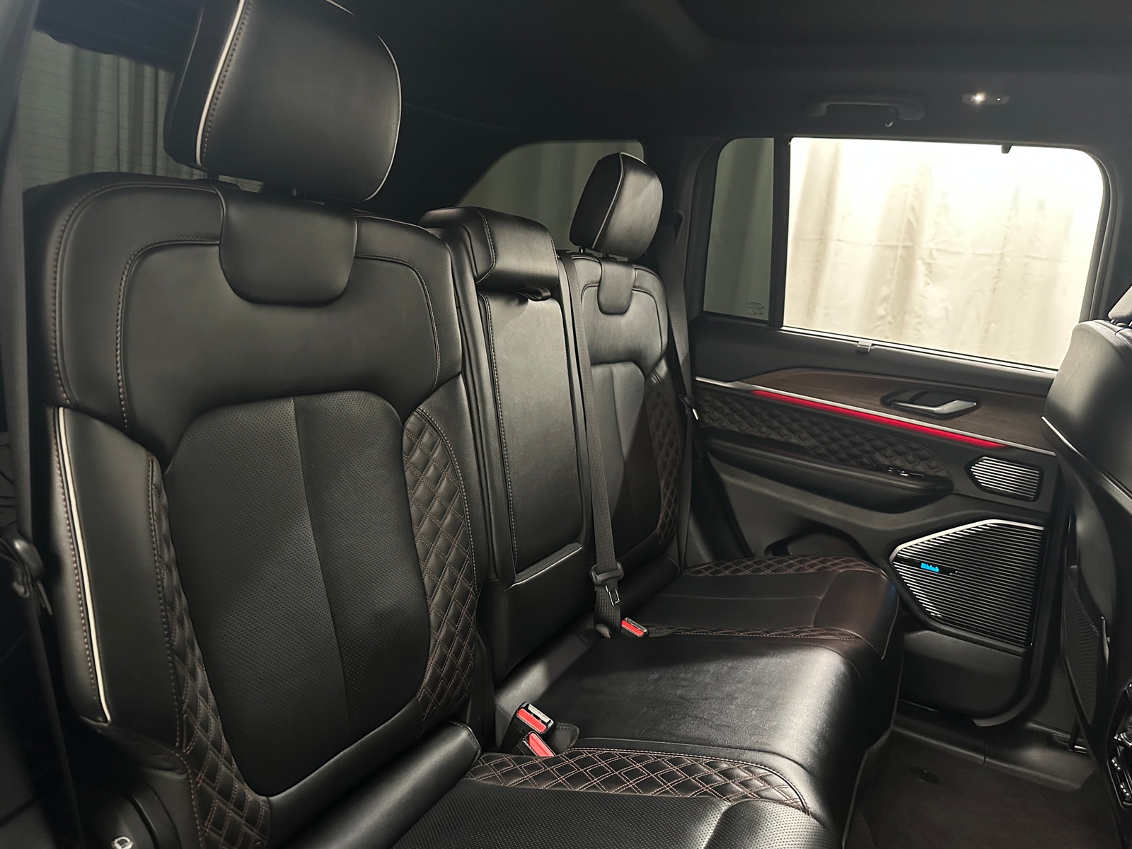 Thumbnail: 2022 Jeep Grand Cherokee - 5