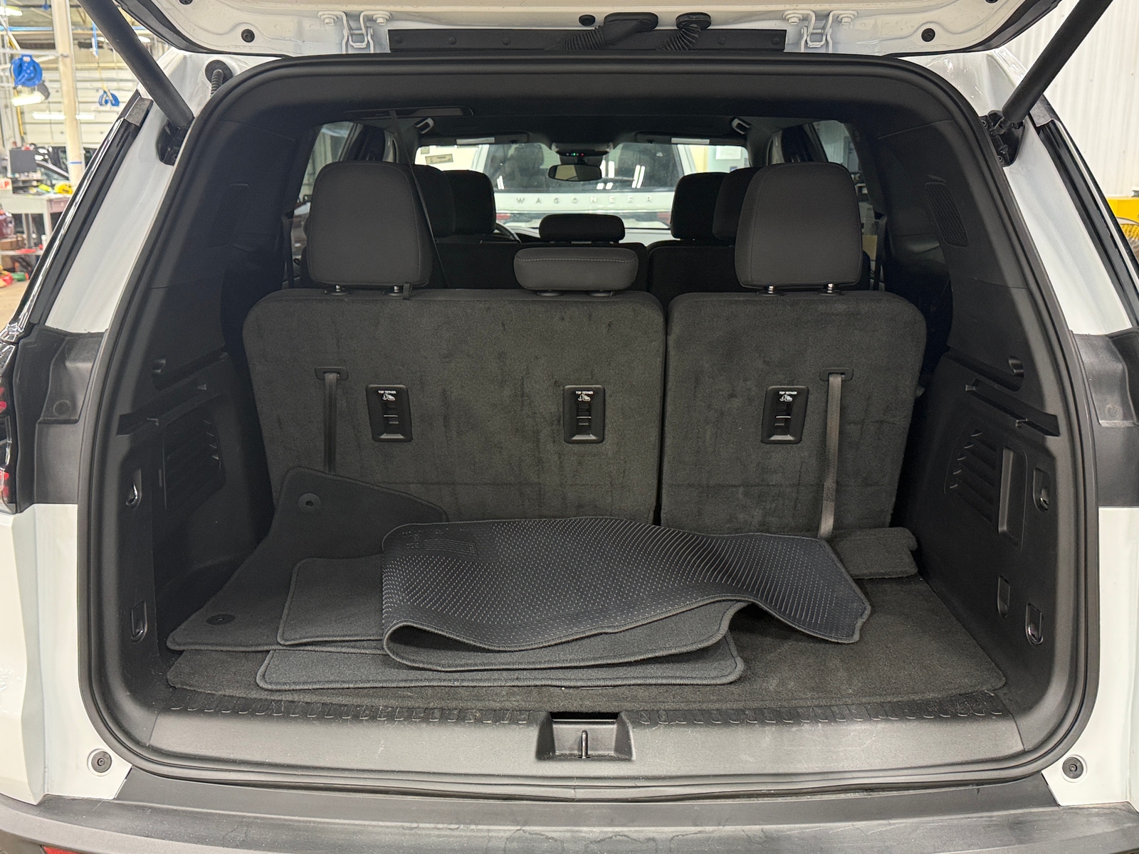 Thumbnail: 2025 GMC Acadia - 7