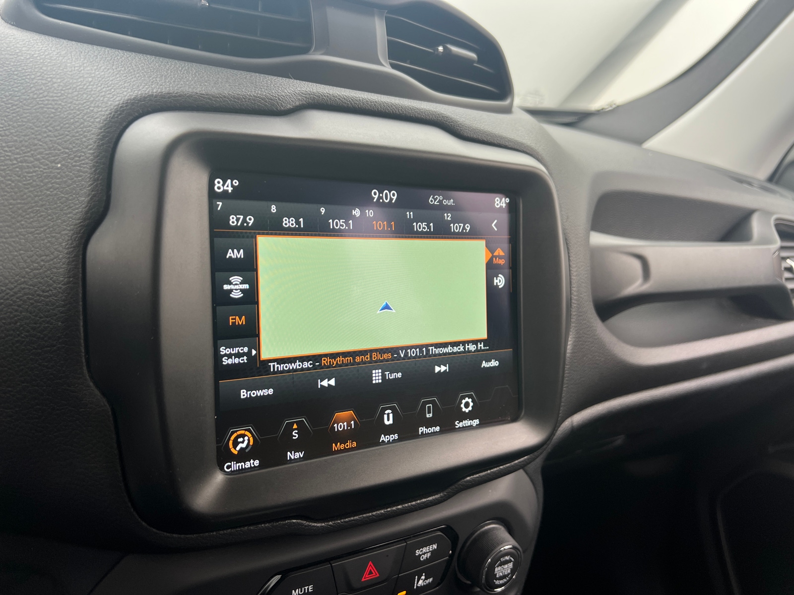 Thumbnail: 2022 Jeep Renegade - 4