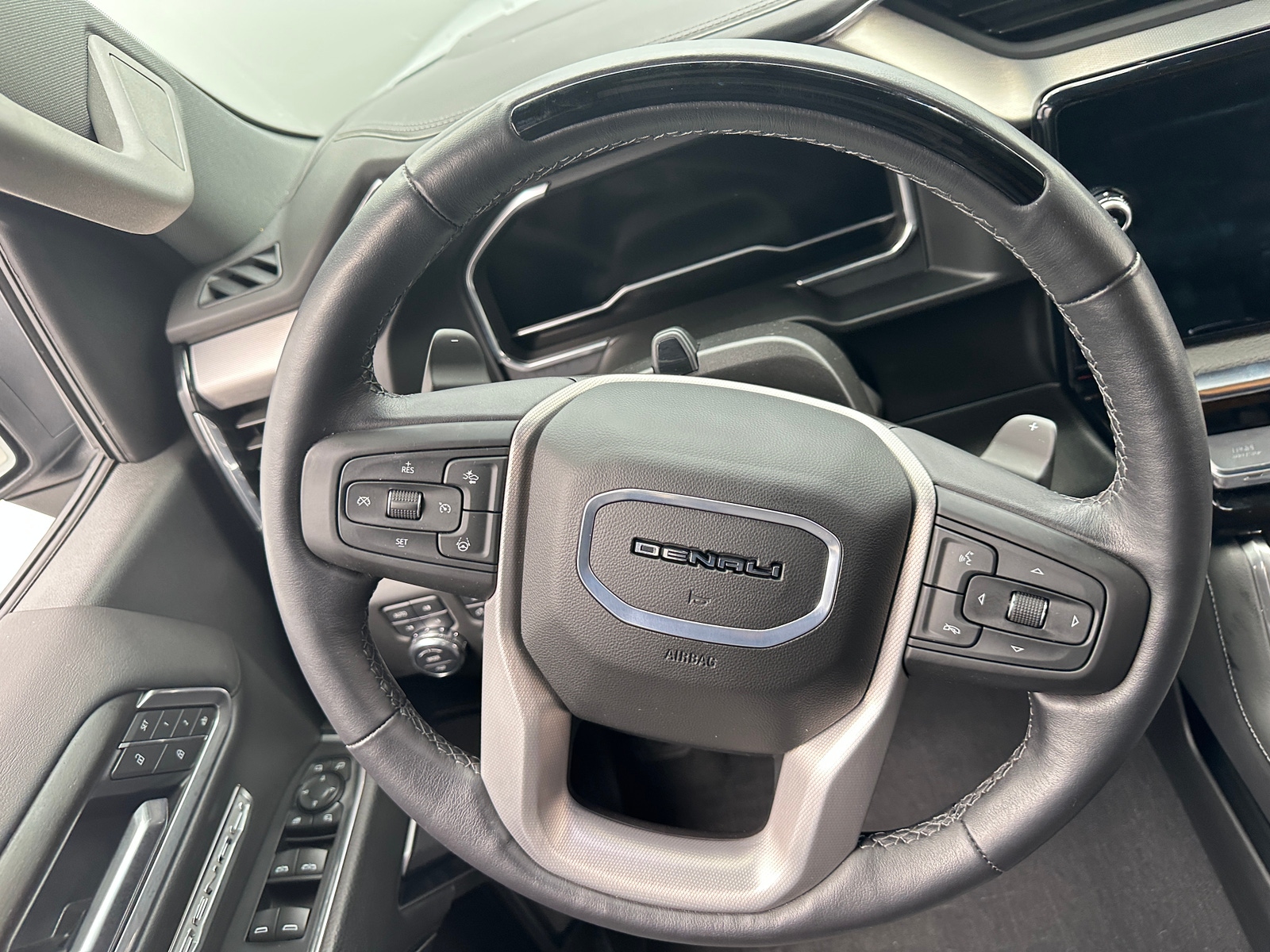 Thumbnail: 2025 GMC Sierra 1500 - 4