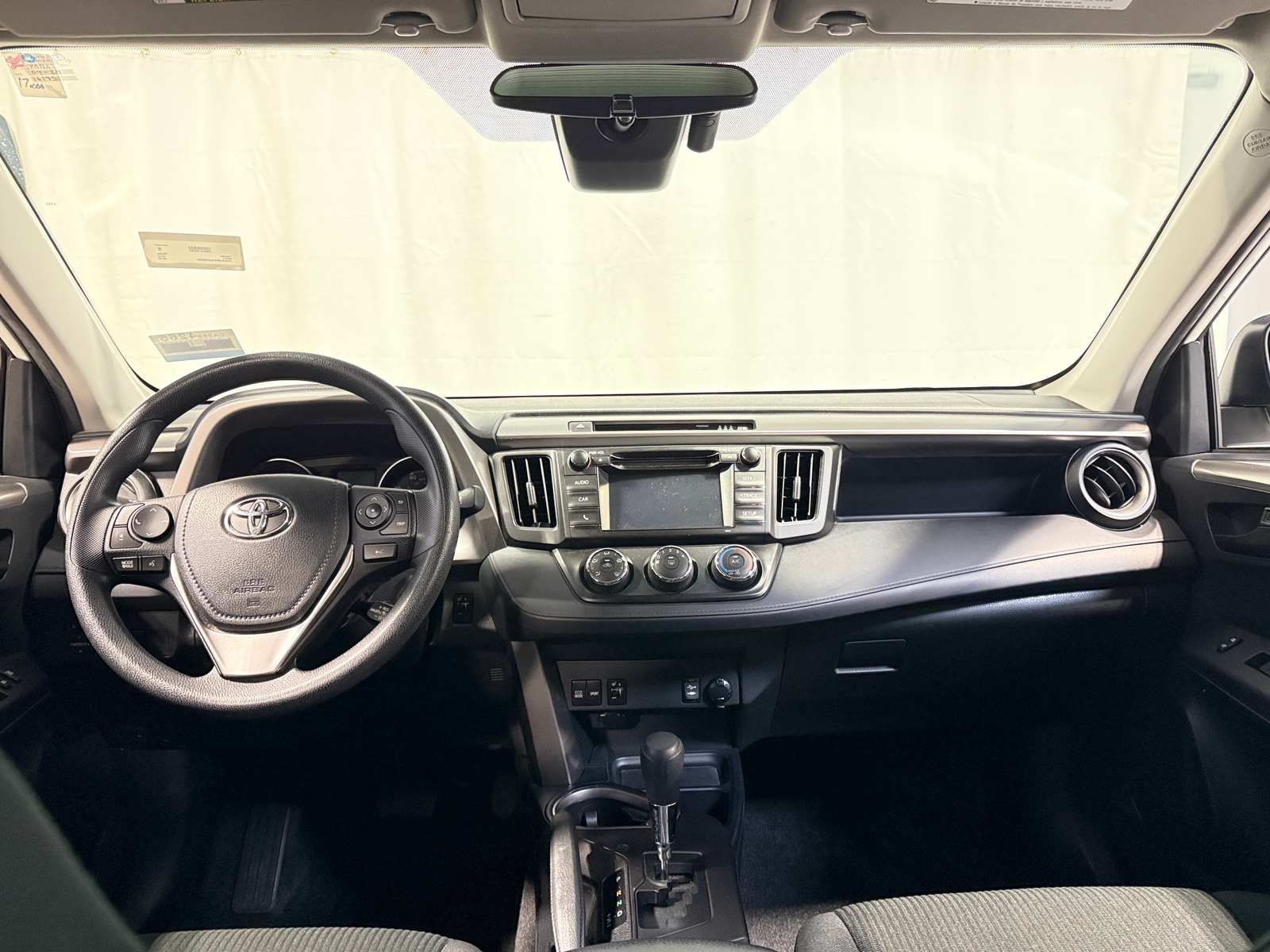 Thumbnail: 2018 Toyota RAV4 - 3