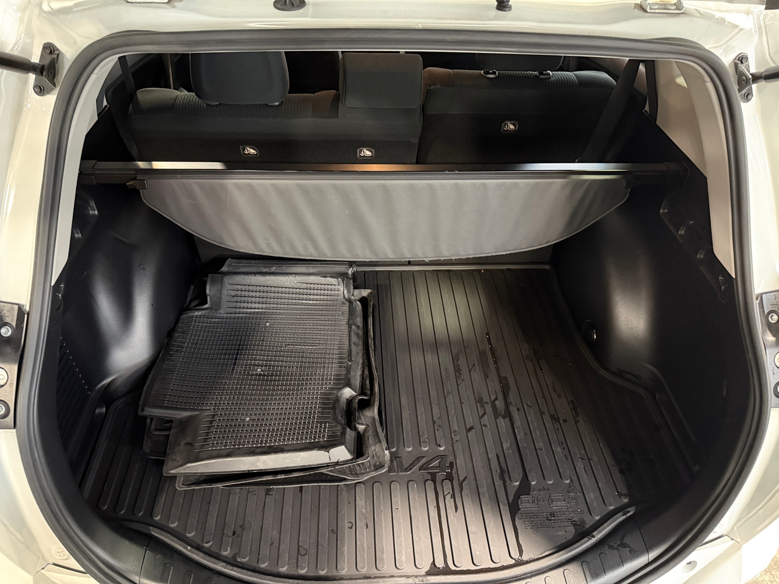 Thumbnail: 2018 Toyota RAV4 - 7