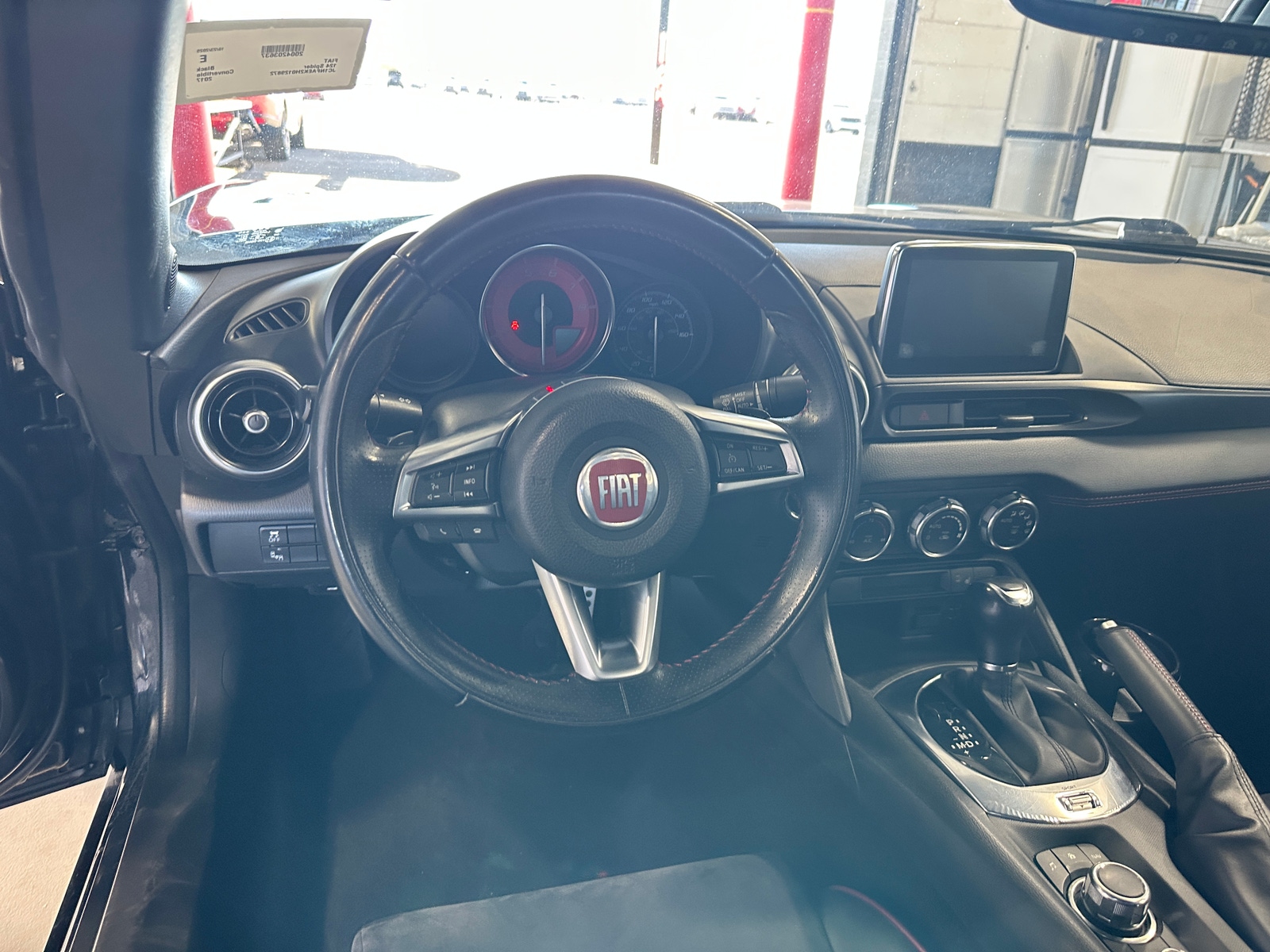 Thumbnail: 2017 Fiat 124 Spider - 4