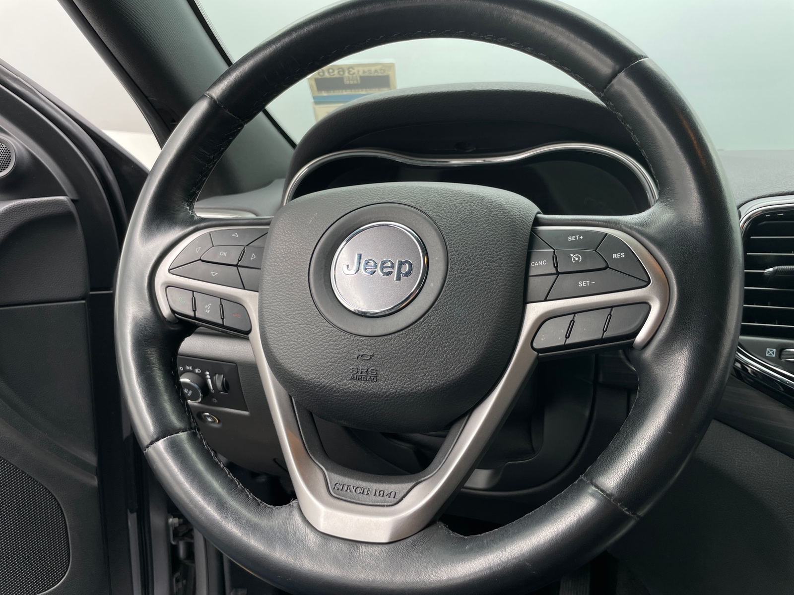 Thumbnail: 2020 Jeep Grand Cherokee - 5