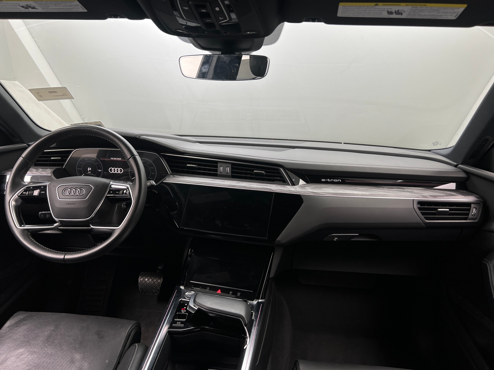 Thumbnail: 2019 Audi e-tron - 2