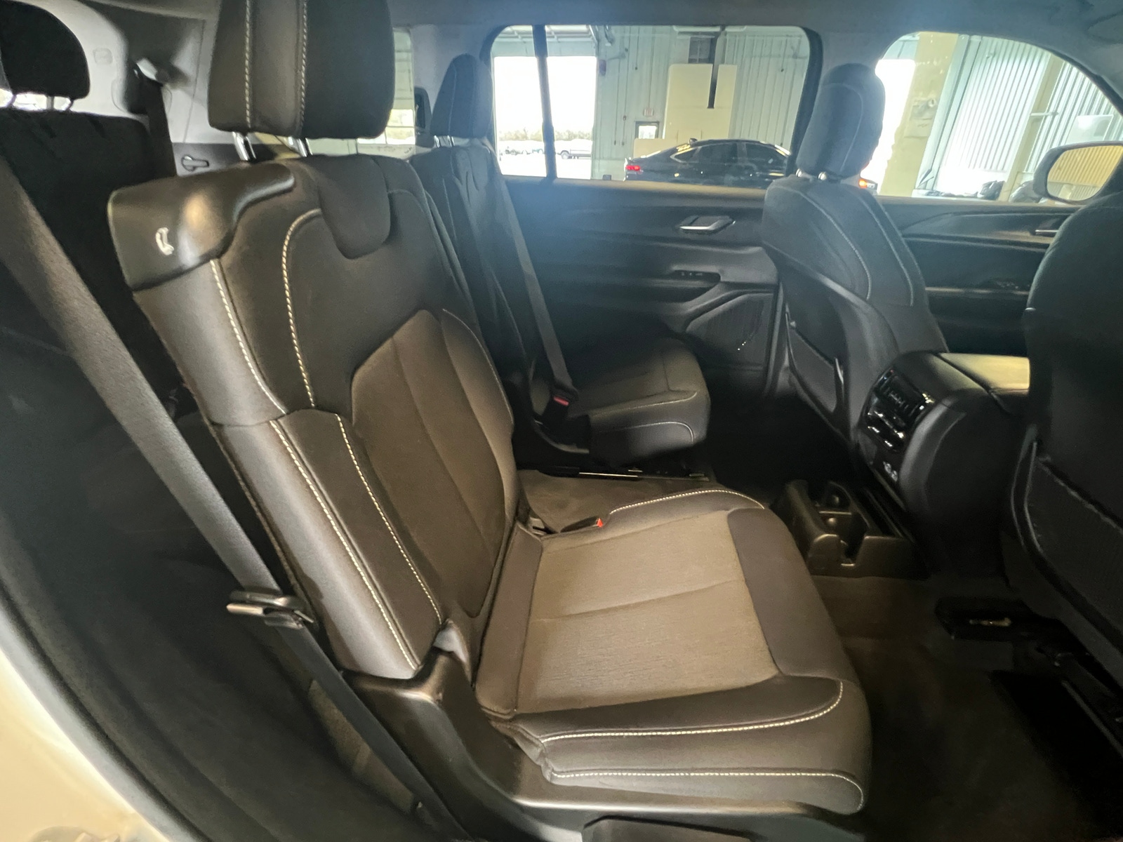 Thumbnail: 2023 Jeep Grand Cherokee L - 6