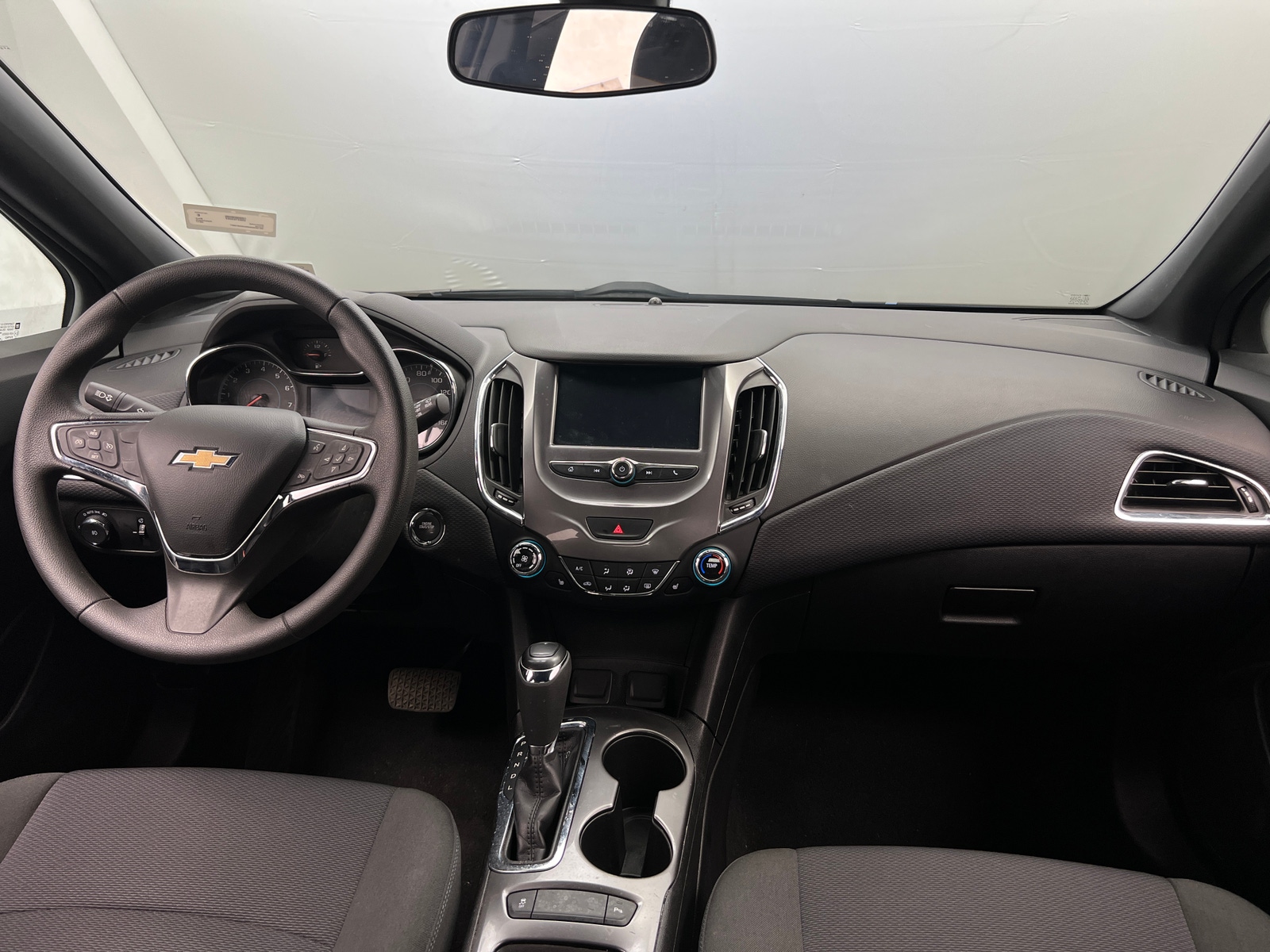 Thumbnail: 2017 Chevrolet Cruze - 3