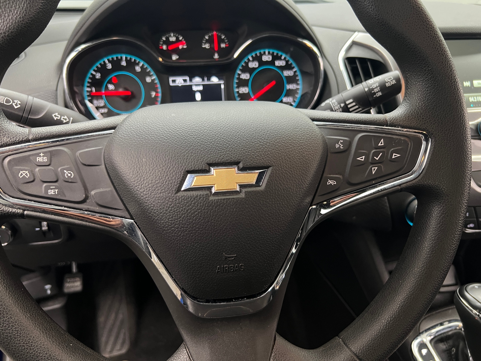 Thumbnail: 2017 Chevrolet Cruze - 5