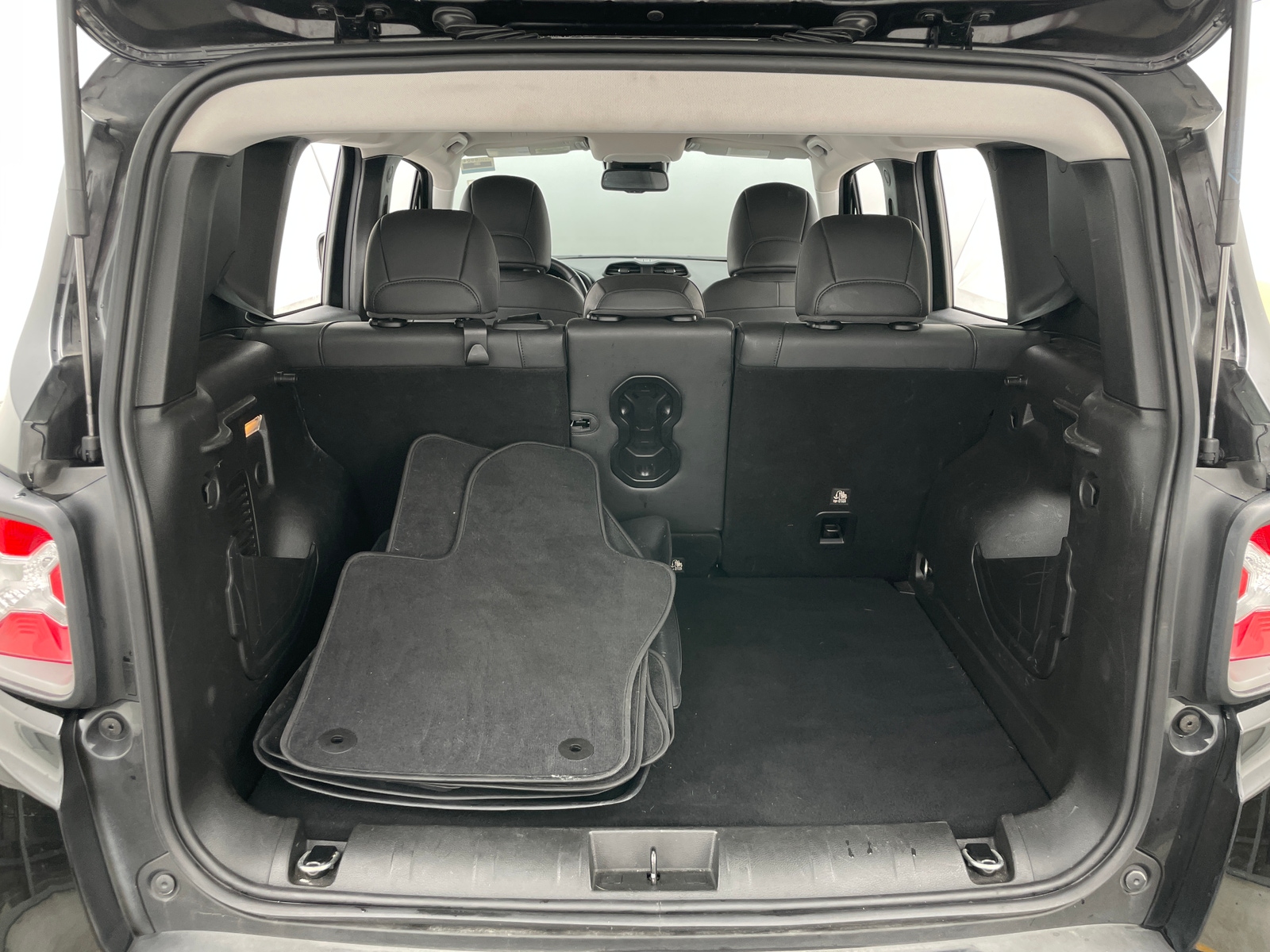 Thumbnail: 2021 Jeep Renegade - 6