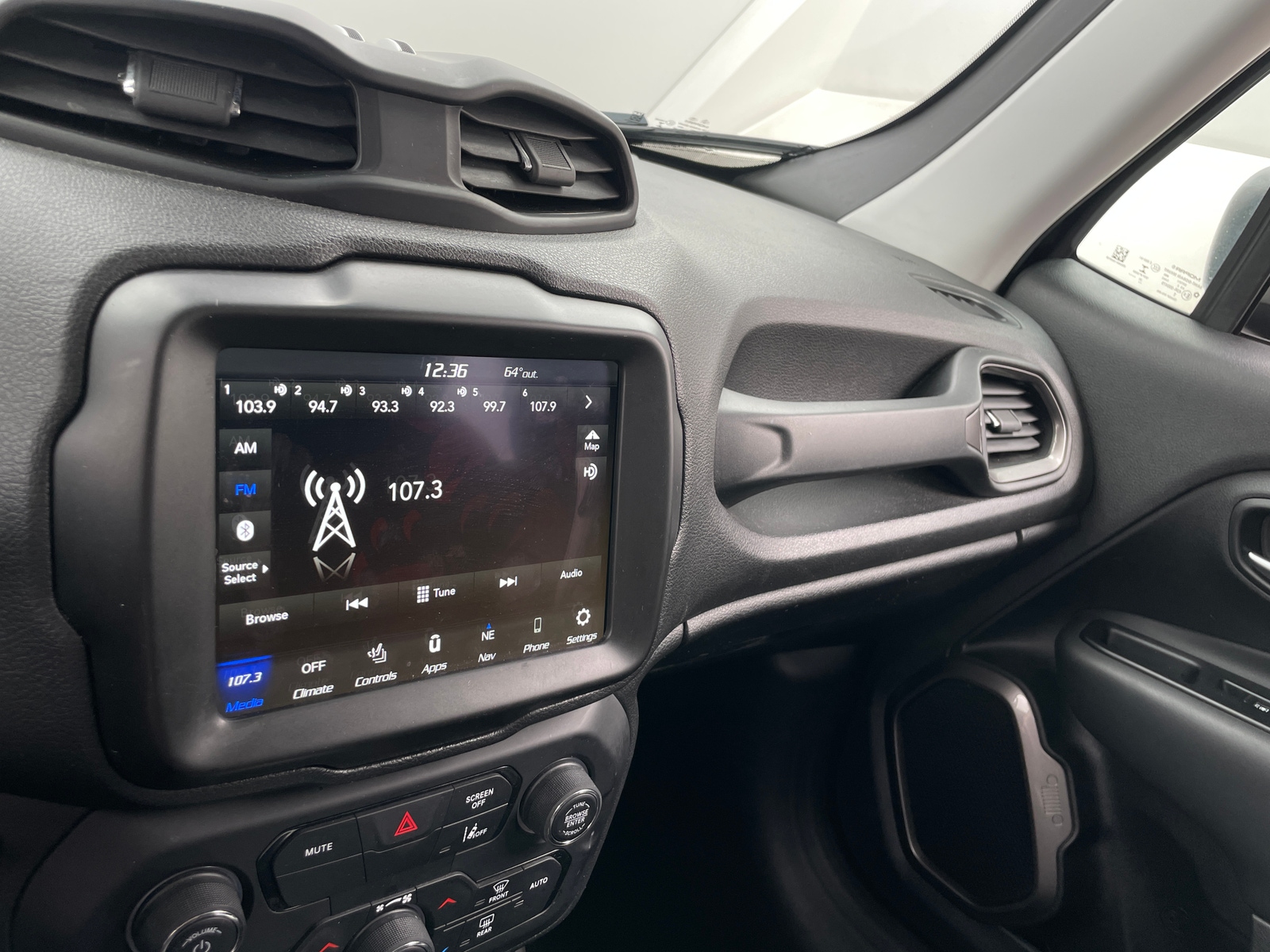 Thumbnail: 2021 Jeep Renegade - 3