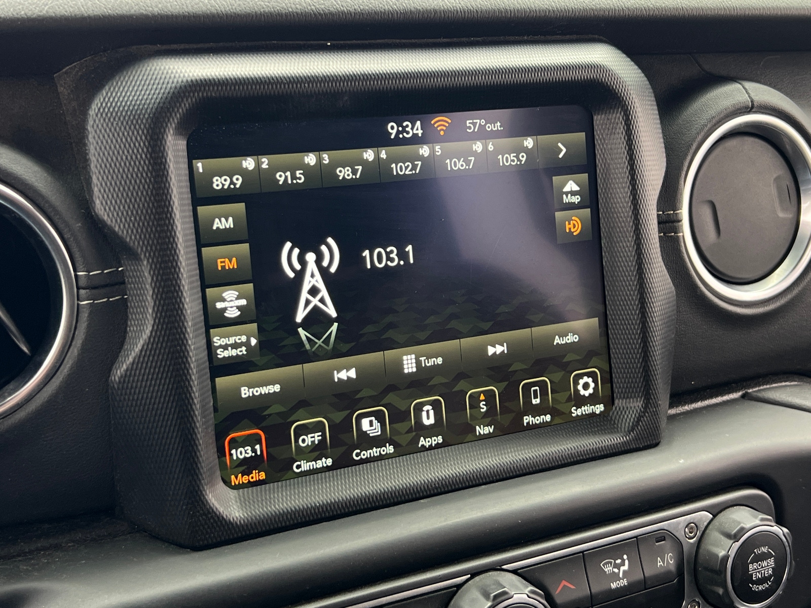 Thumbnail: 2022 Jeep Wrangler - 3