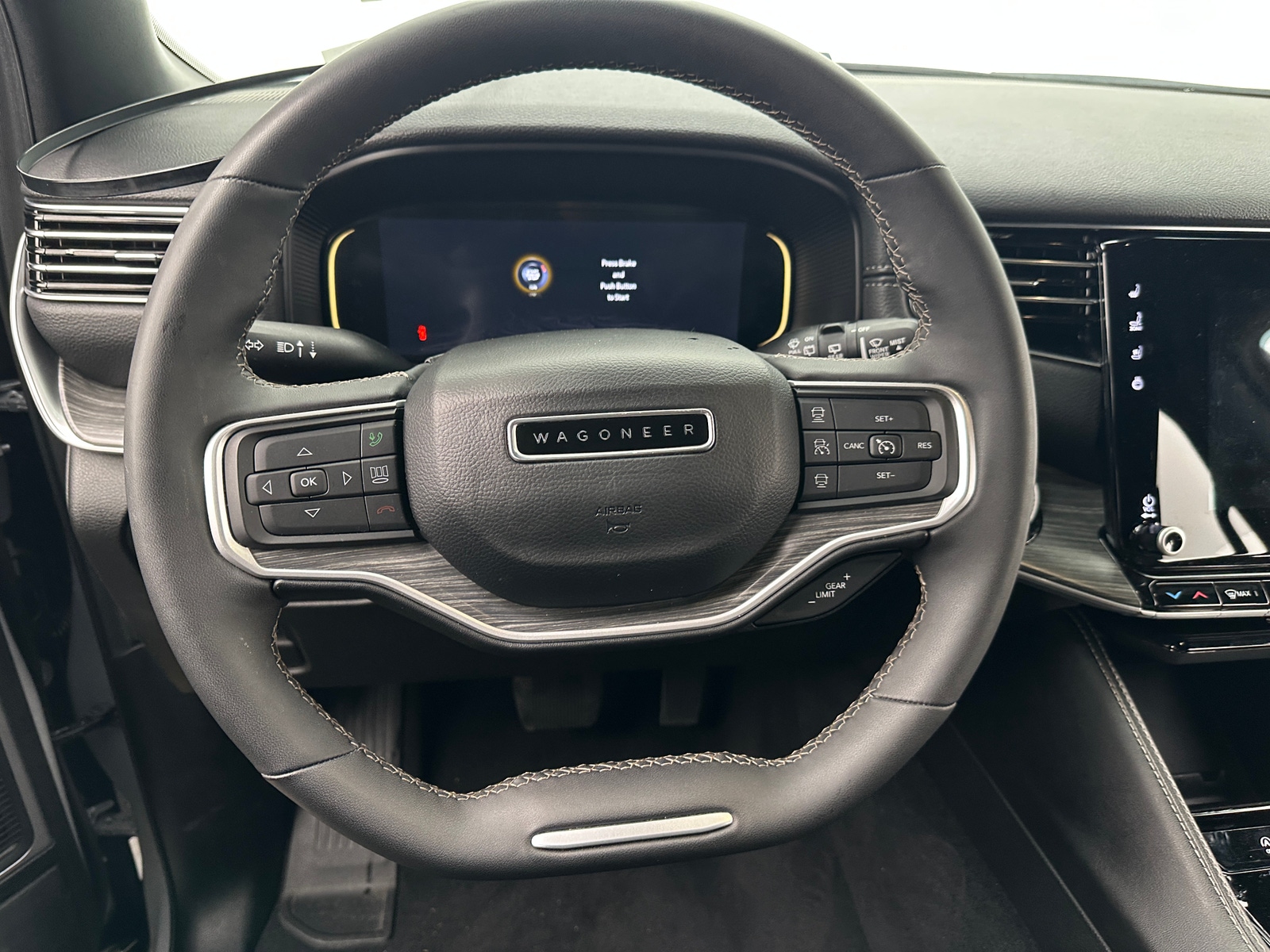 Thumbnail: 2024 Jeep Wagoneer - 4